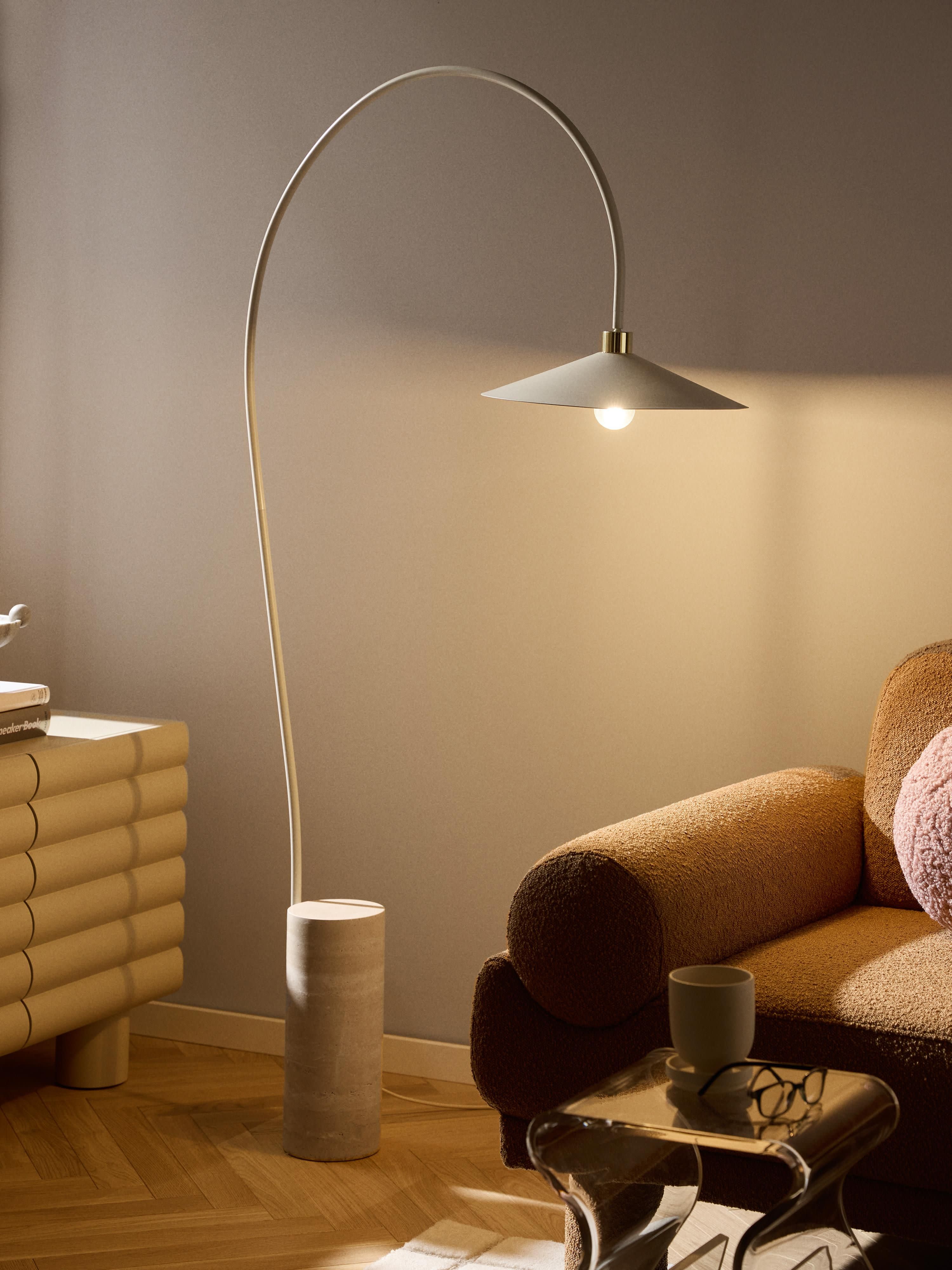 Lampadaire arc avec pied en travertin Birk - Beige, travertin