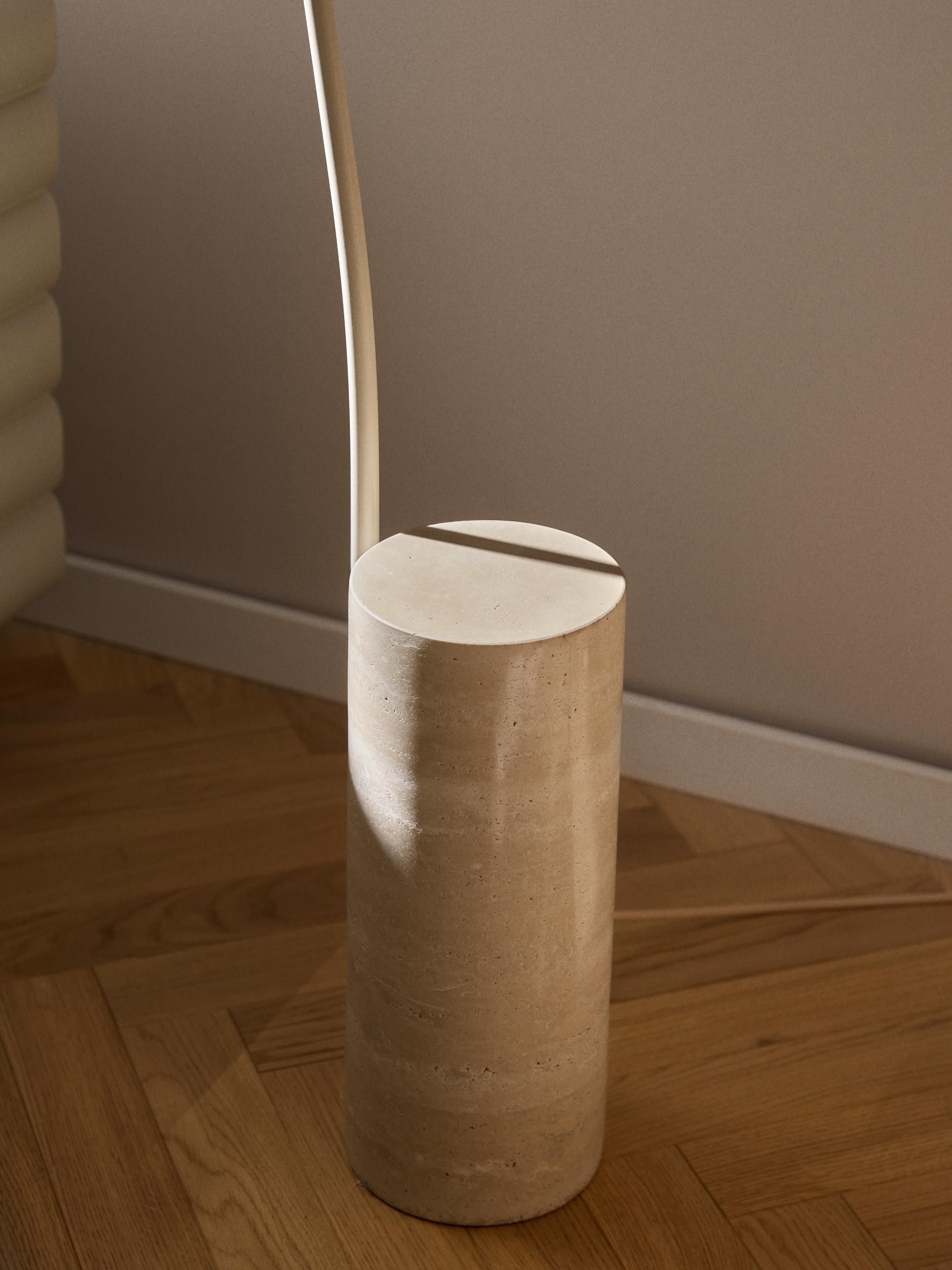 Lampadaire arc avec pied en travertin Birk - Beige, travertin