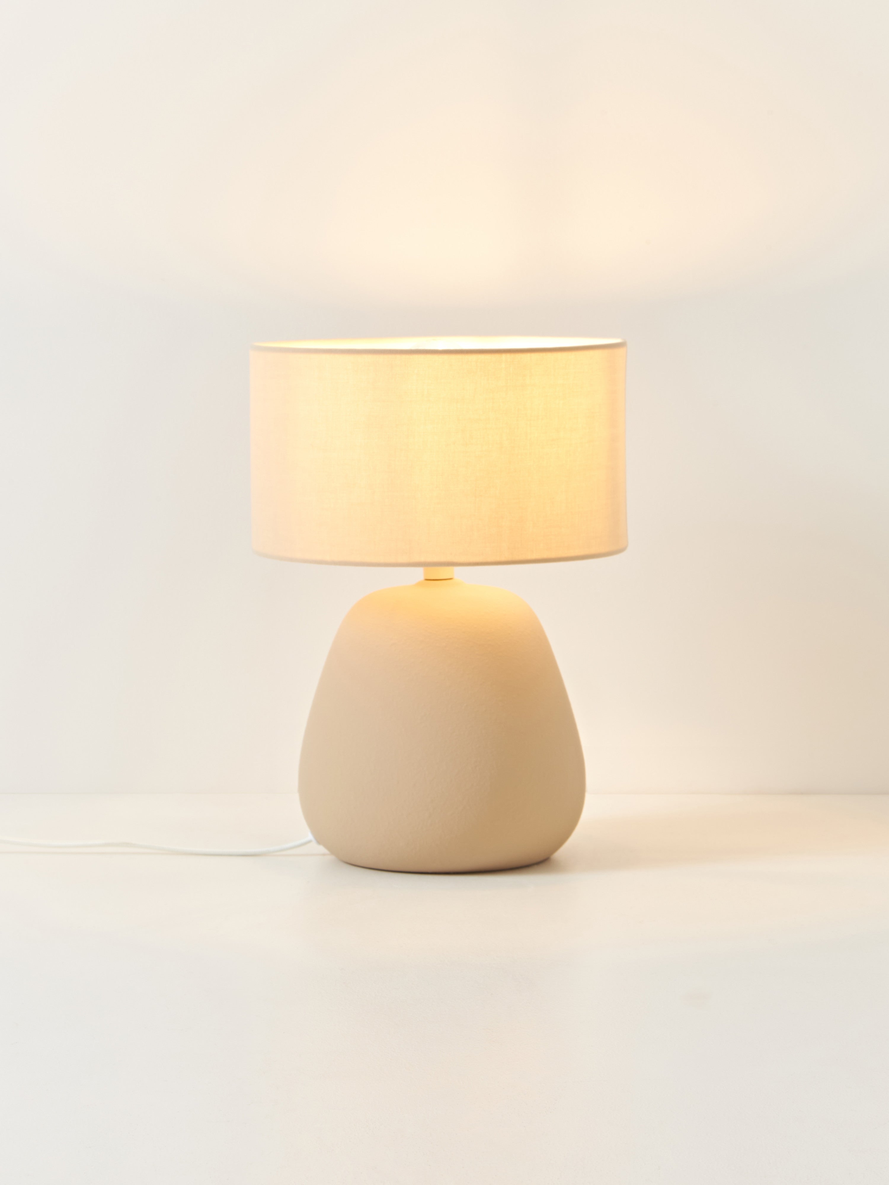 Lampe à poser en céramique Stav - Beige clair, mat