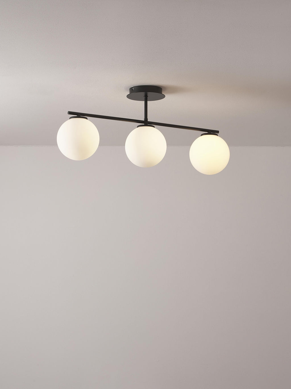 Plafonnier en verre opalescent Niilo - Blanc, noir