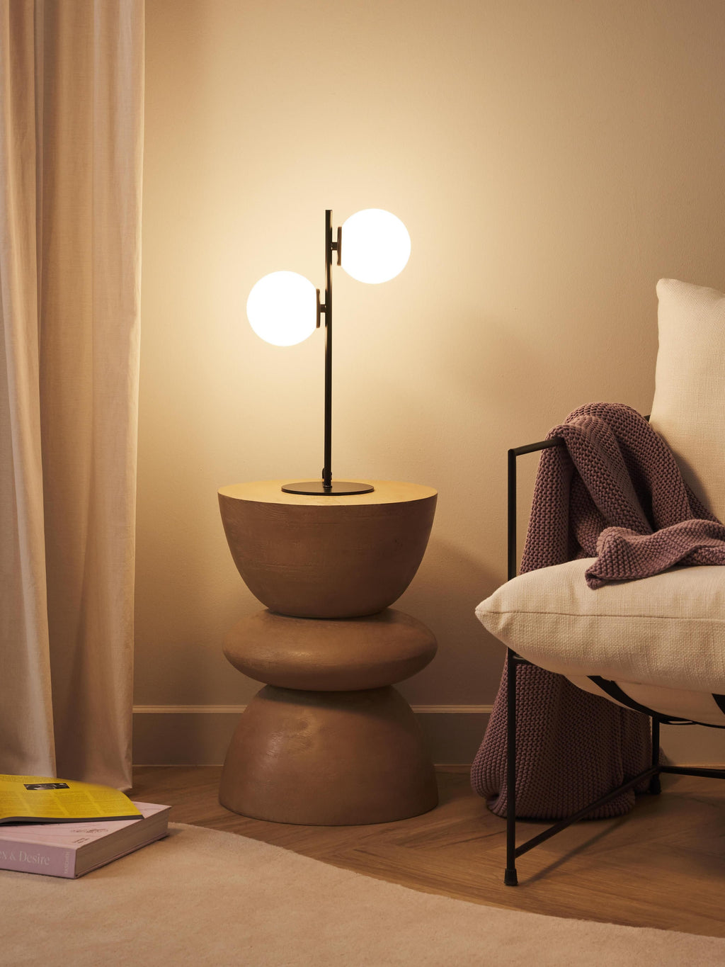 Lampe à poser en verre opalescent Niilo - Blanc, noir