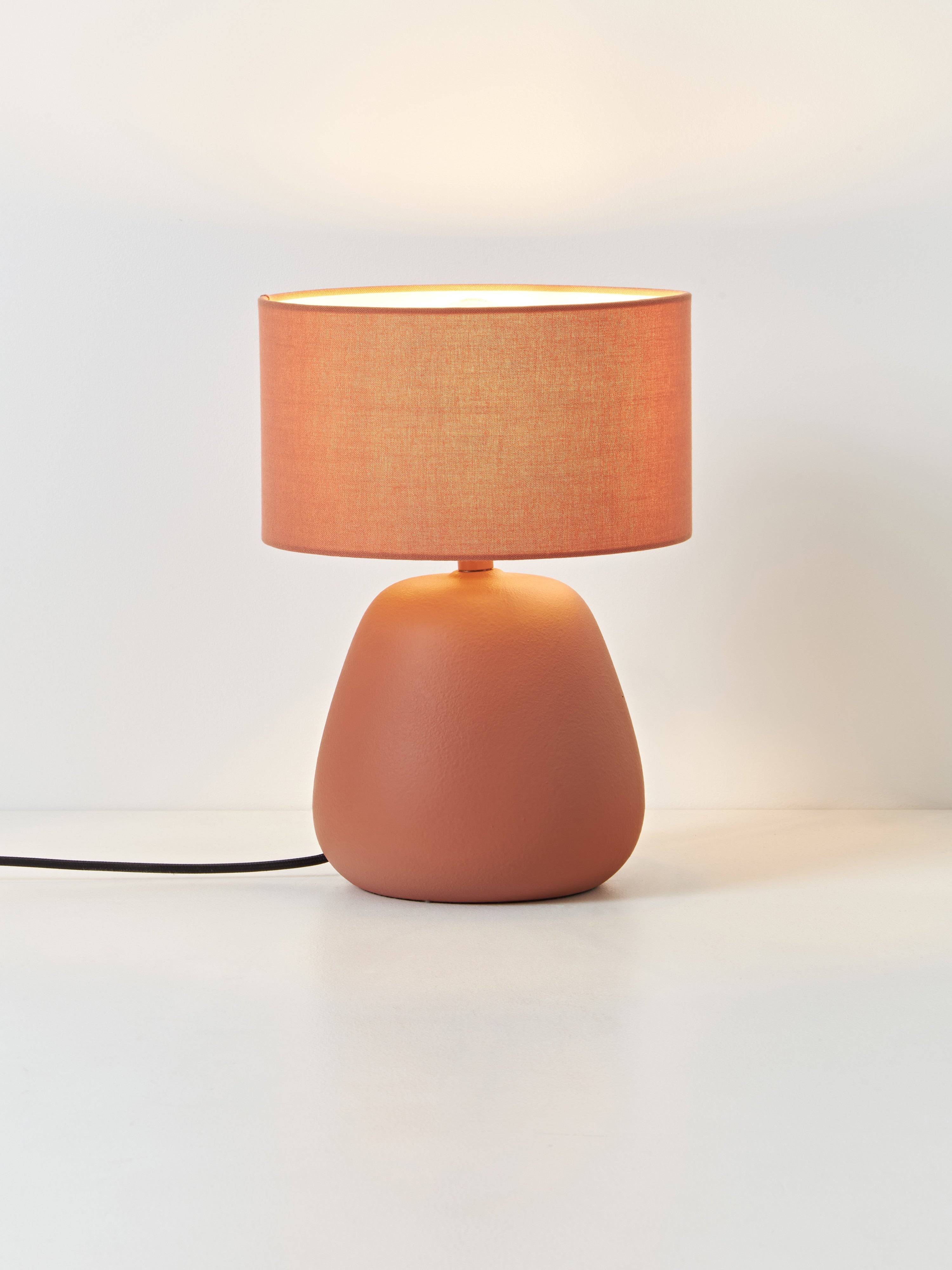 Lampe à poser en céramique Stav - Terracotta, mat