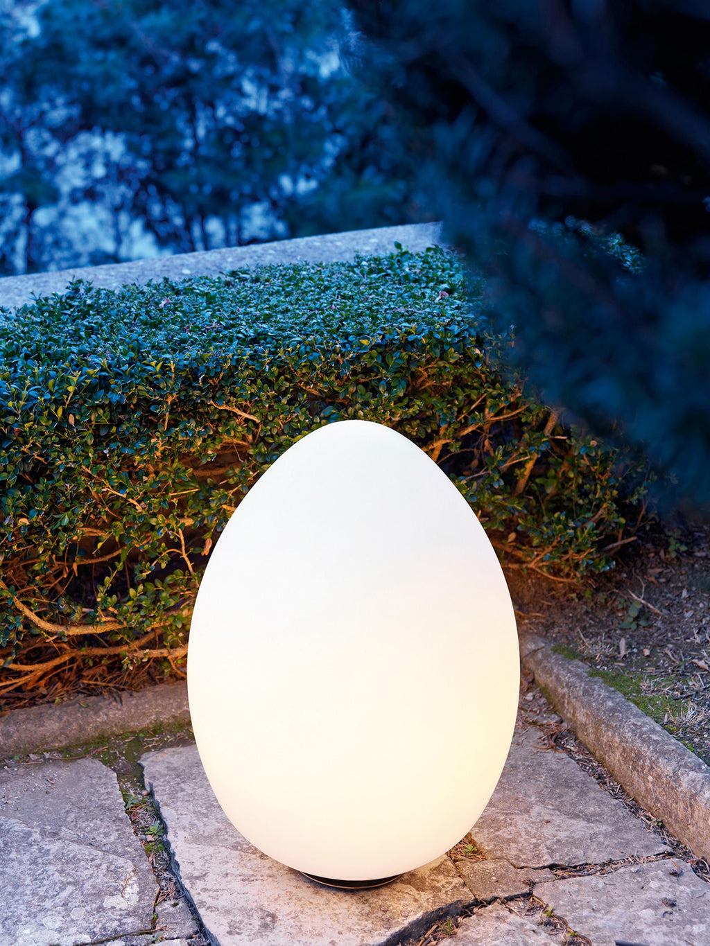 Borne d'éclairage artisanale Kveld - Blanc