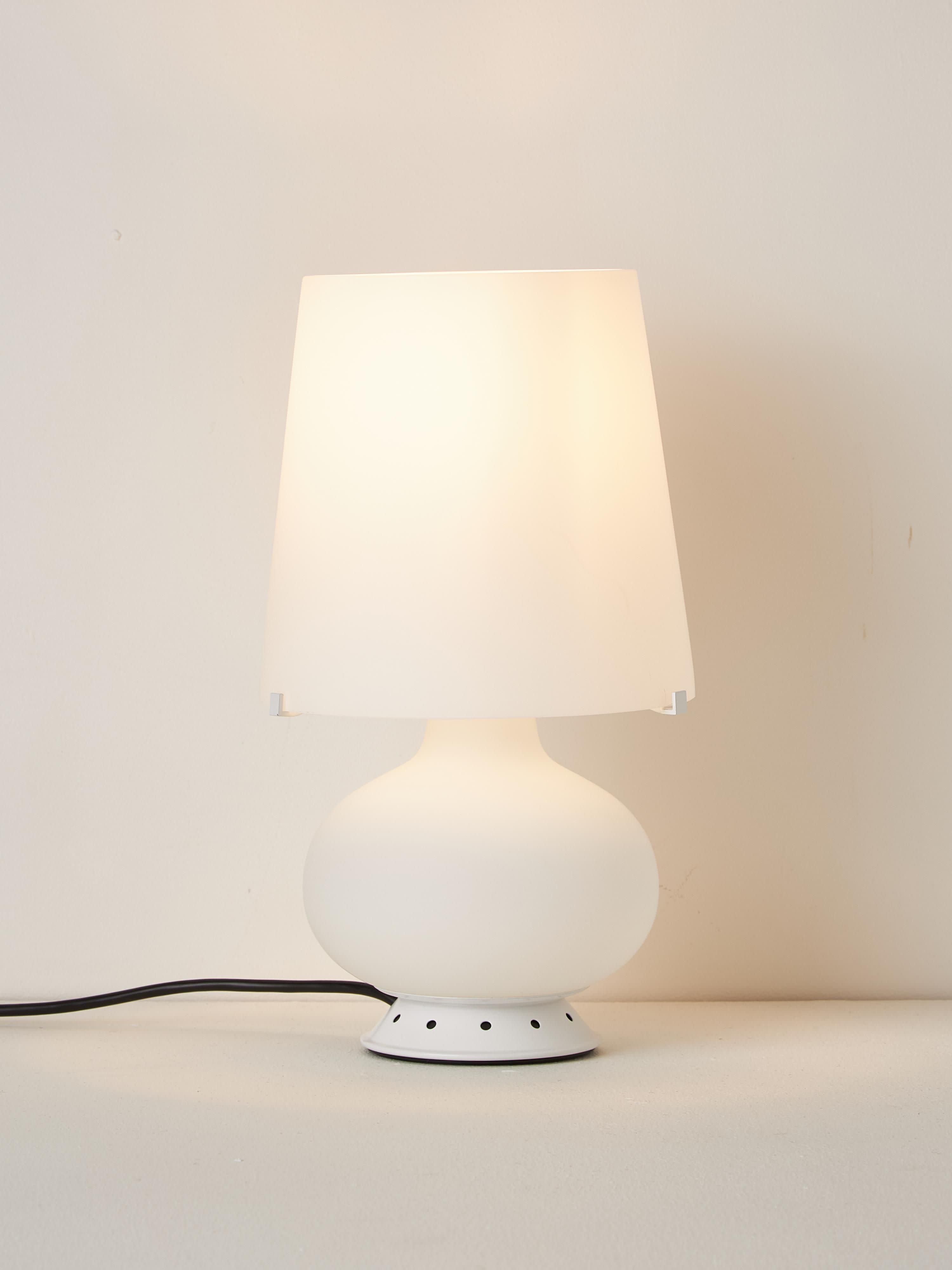 Petite lampe à poser artisanale Steg, intensité ajustable - Blanc