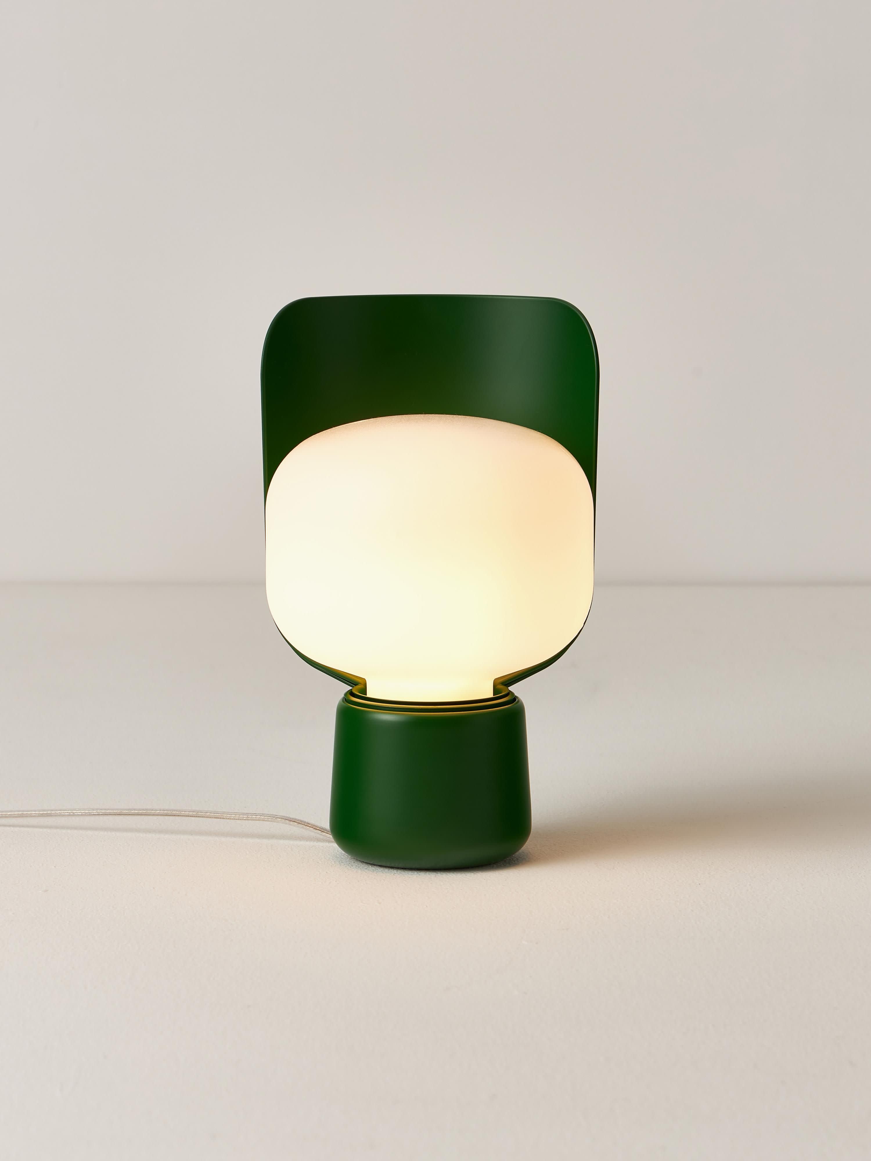 Petite lampe à poser artisanale Isaac - Blanc, vert foncé