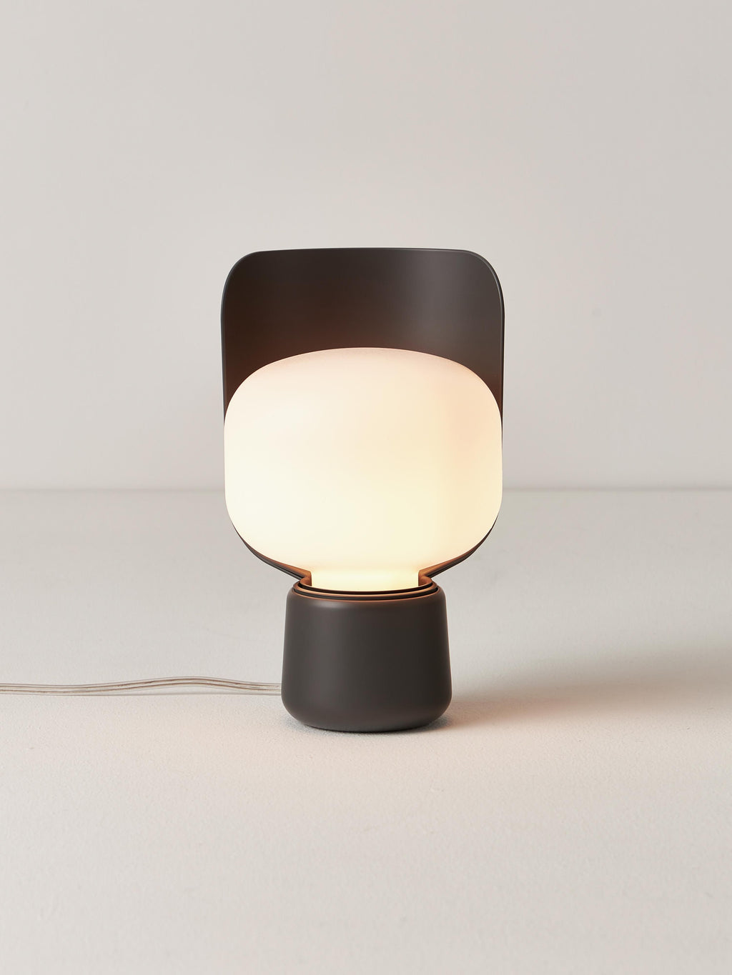 Petite lampe à poser artisanale Isaac - Blanc, anthracite