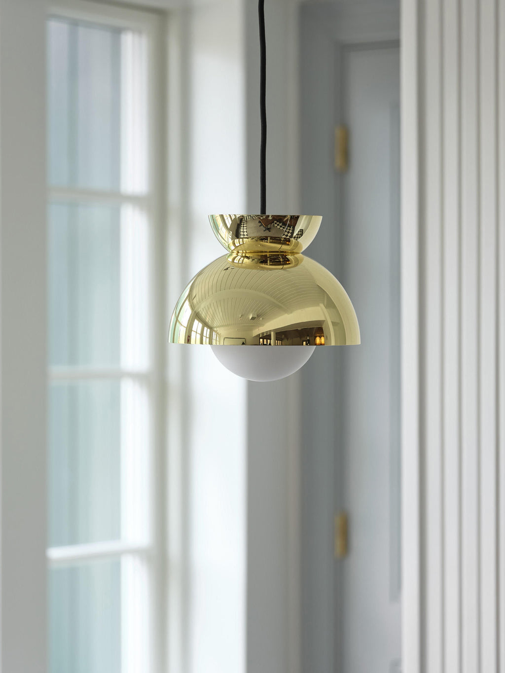 Petite suspension design Grettir - Doré, haute brillance