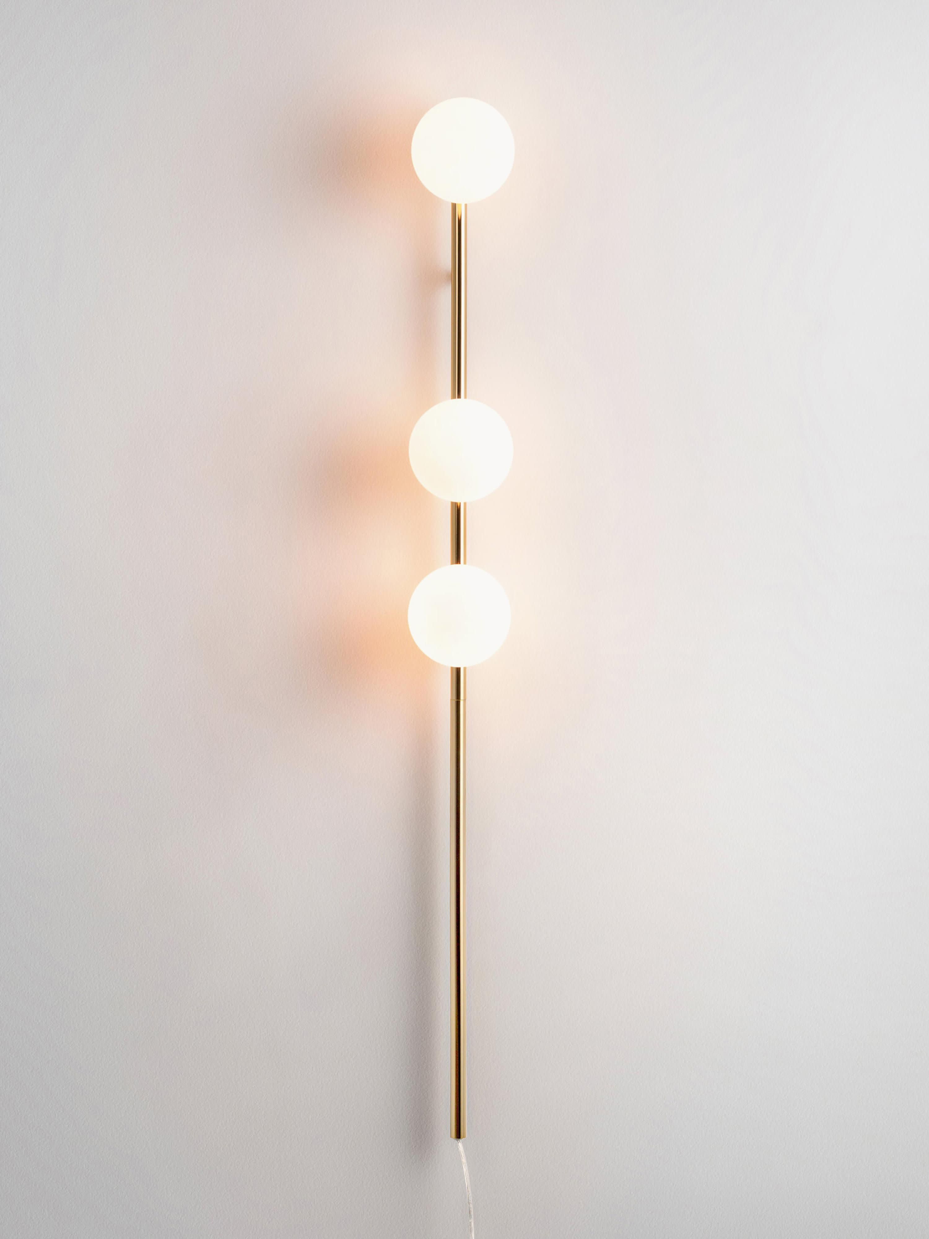 Applique murale artisanale avec prise secteur Roe - Doré