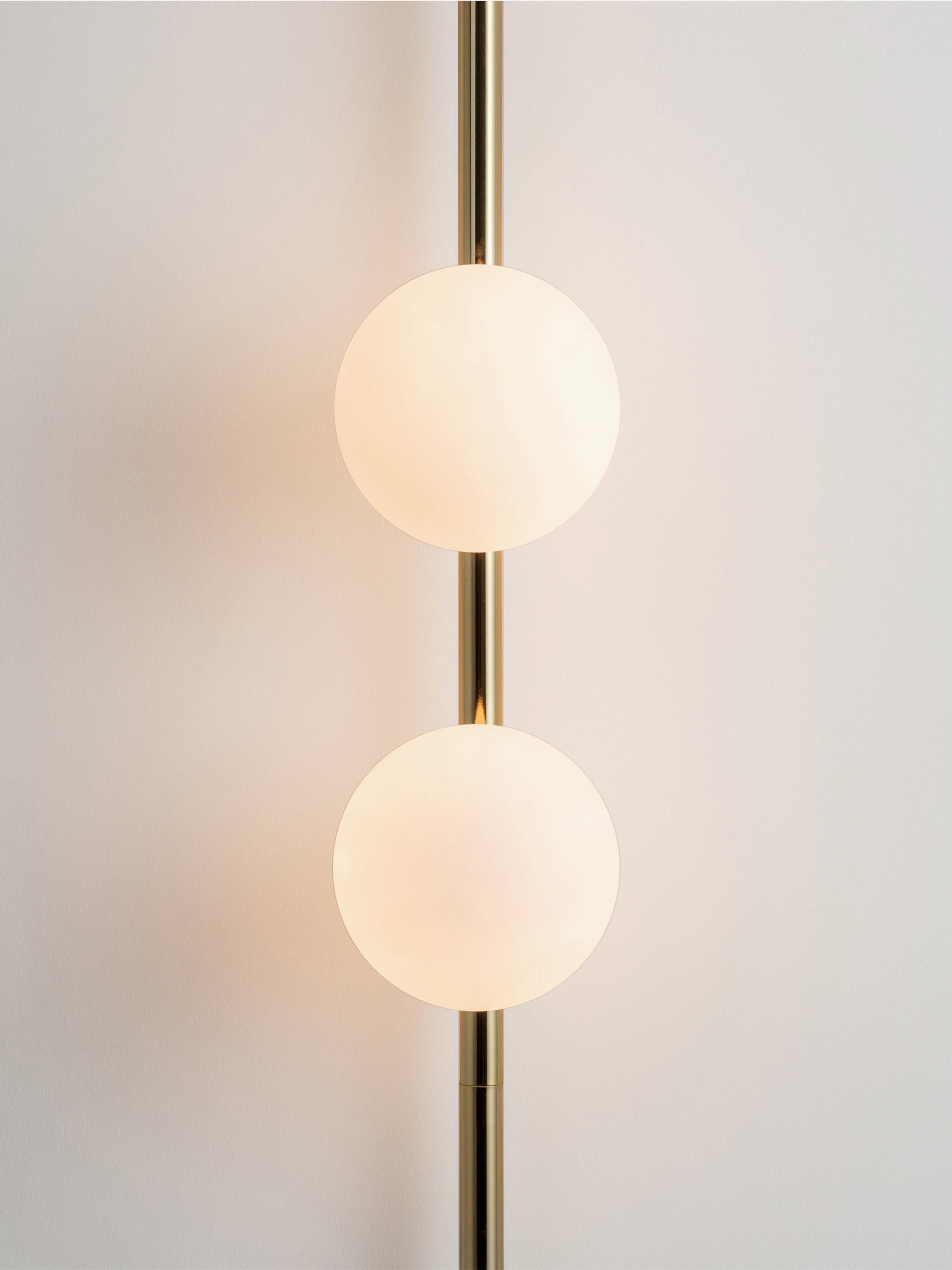 Applique murale artisanale avec prise secteur Roe - Doré