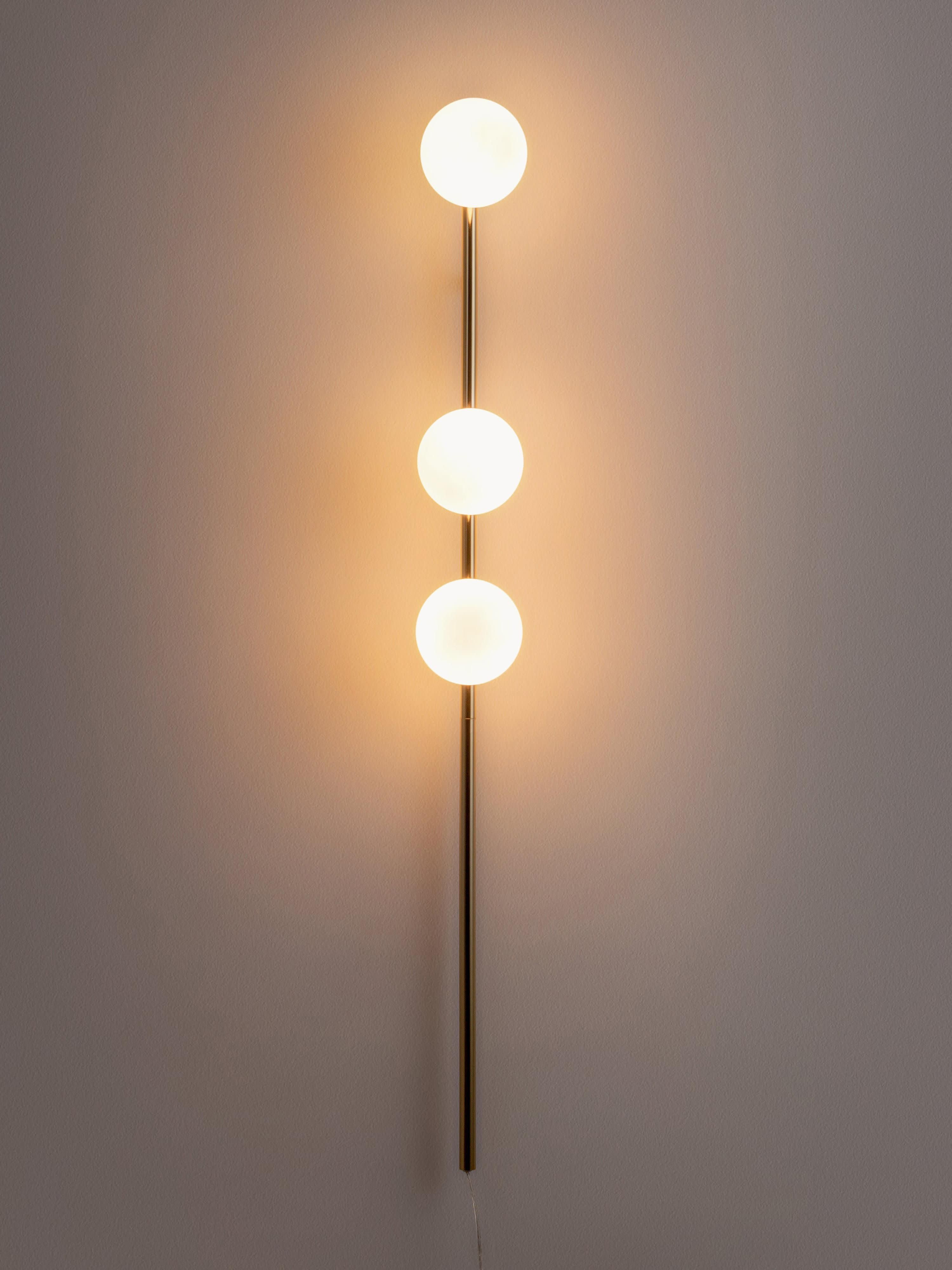 Applique murale artisanale avec prise secteur Roe - Doré