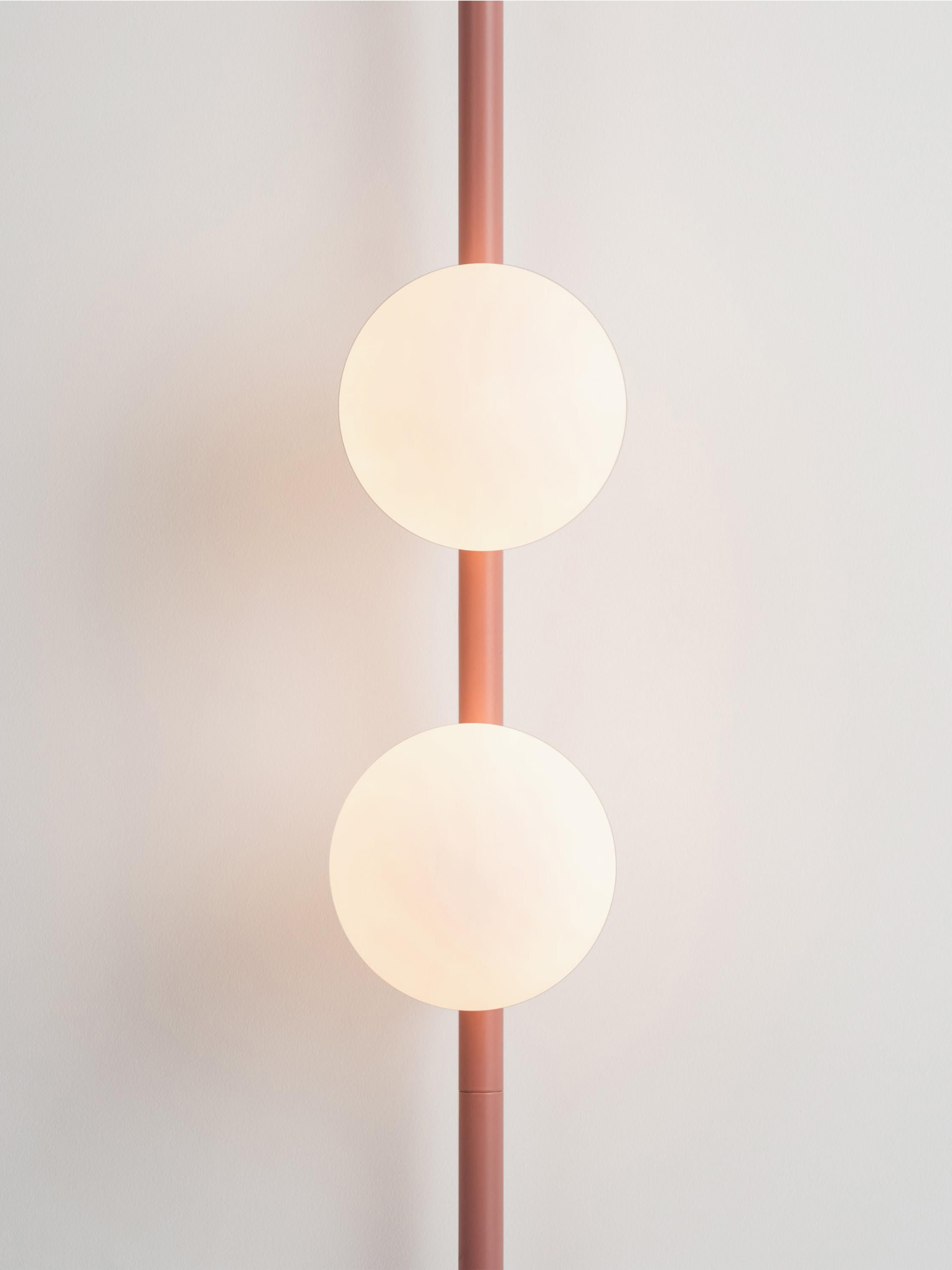 Applique murale artisanale avec prise secteur Roe - Rouge corail