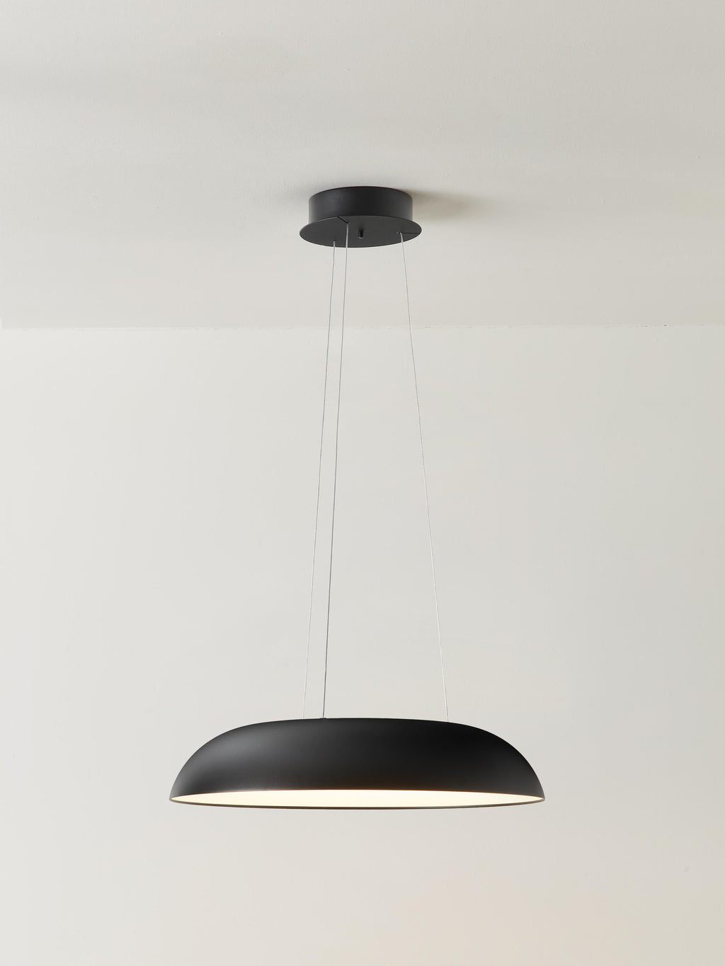 Grande suspension LED à intensité variable Roland - Noir