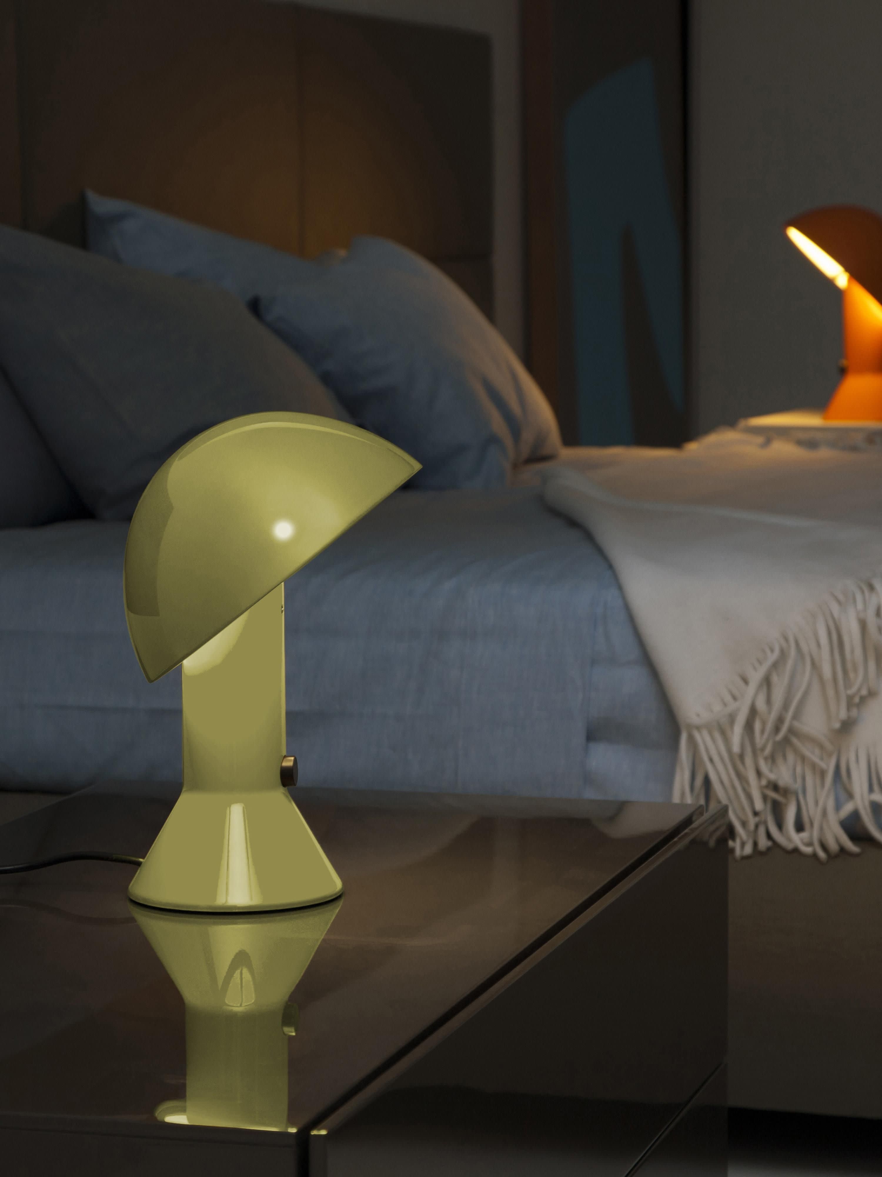 Petite lampe à poser avec abat-jour réglable Rikard - Vert olive