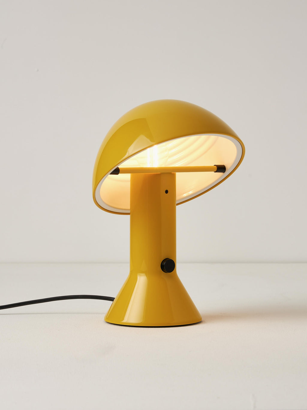 Petite lampe à poser avec abat-jour réglable Rikard - Jaune soleil