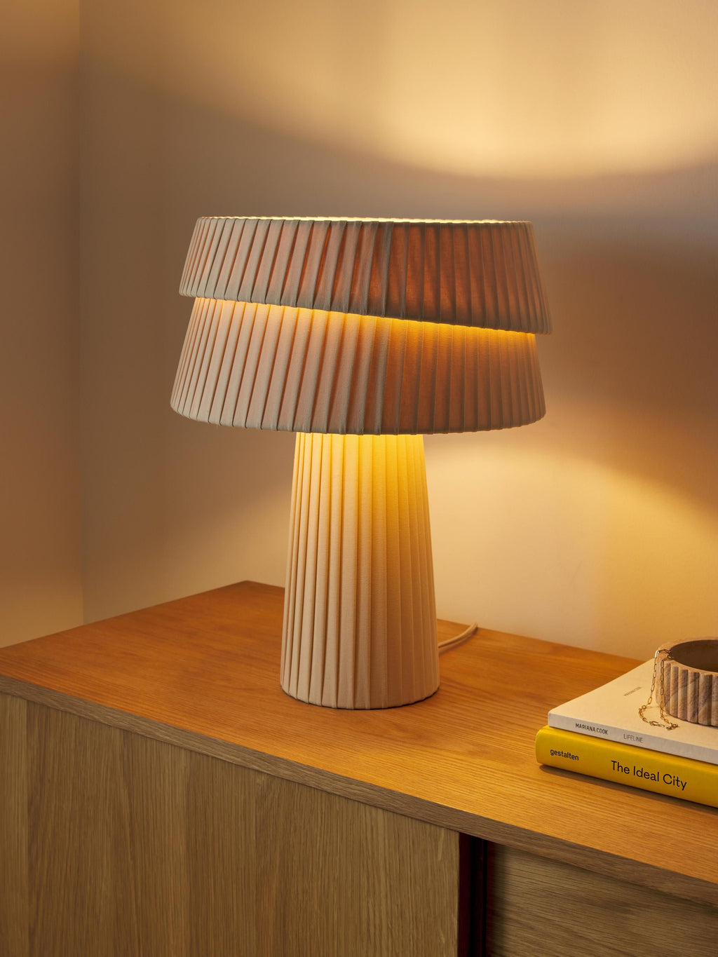 Lampe à poser avec abat-jour asymétrique Elfrad - Beige