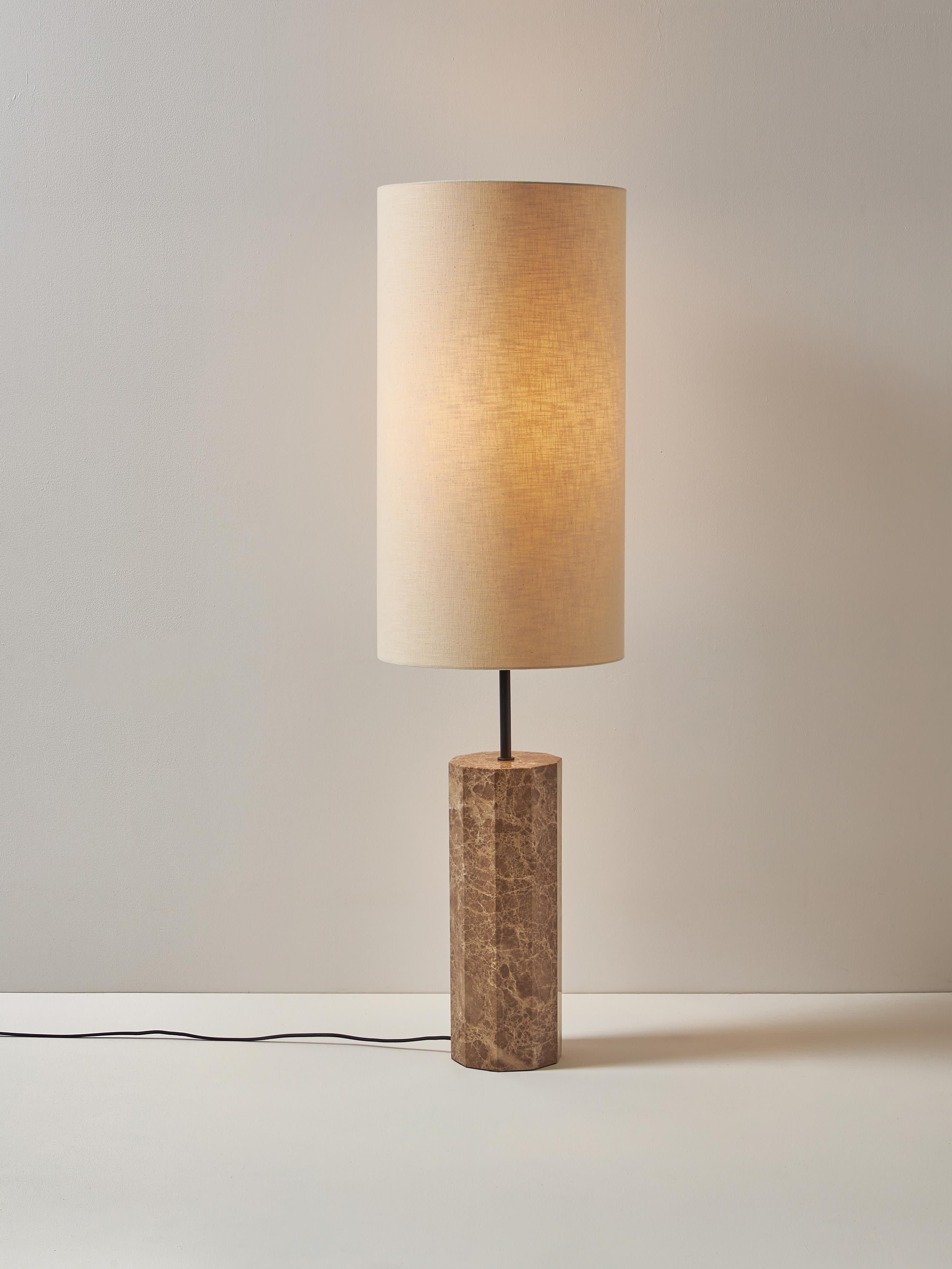 Lampadaire avec pied en marbre Neale - Blanc cassé, brun, marbré