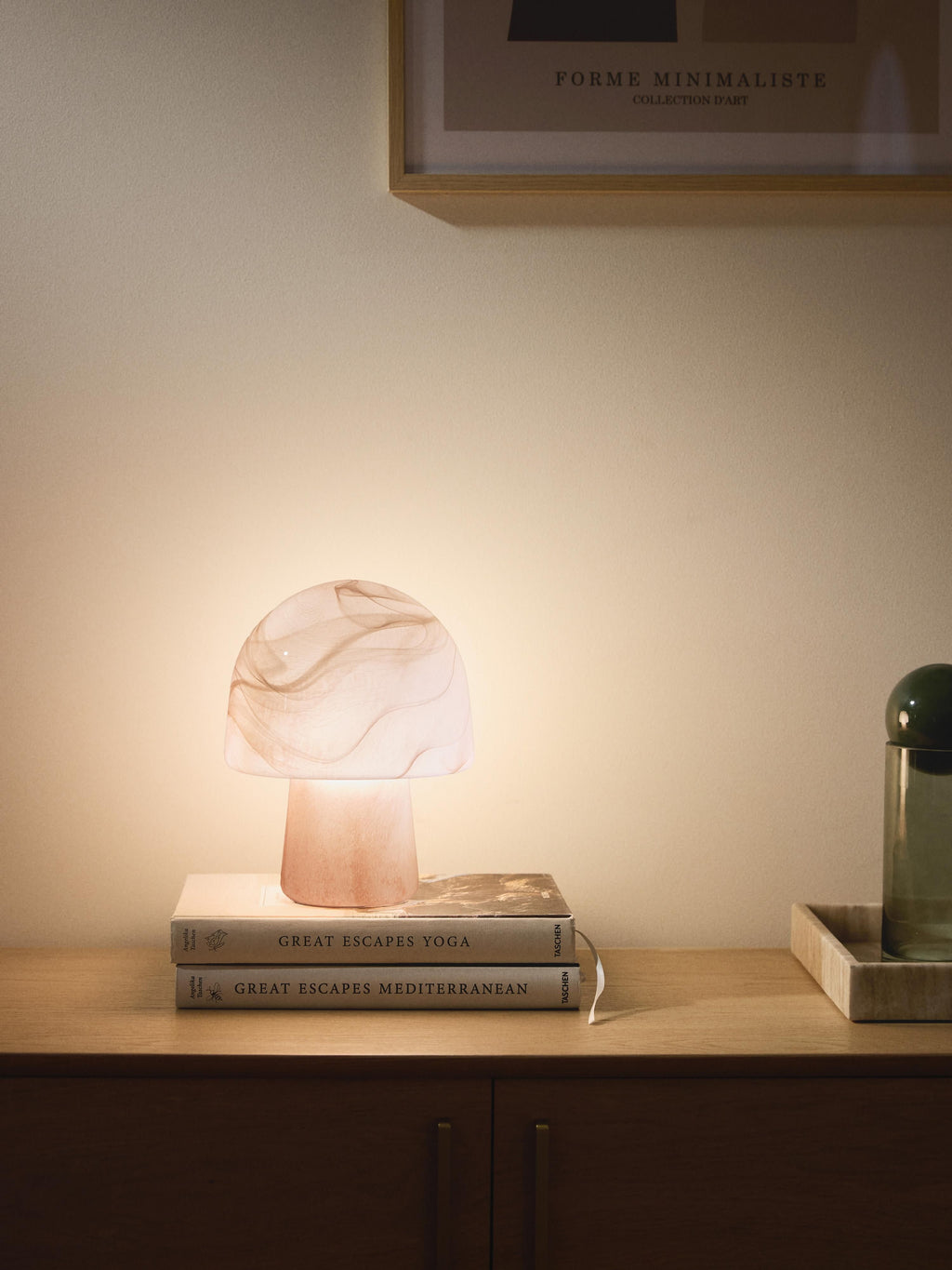 Petite lampe à poser look marbre Ean - Rouge corail look marbre
