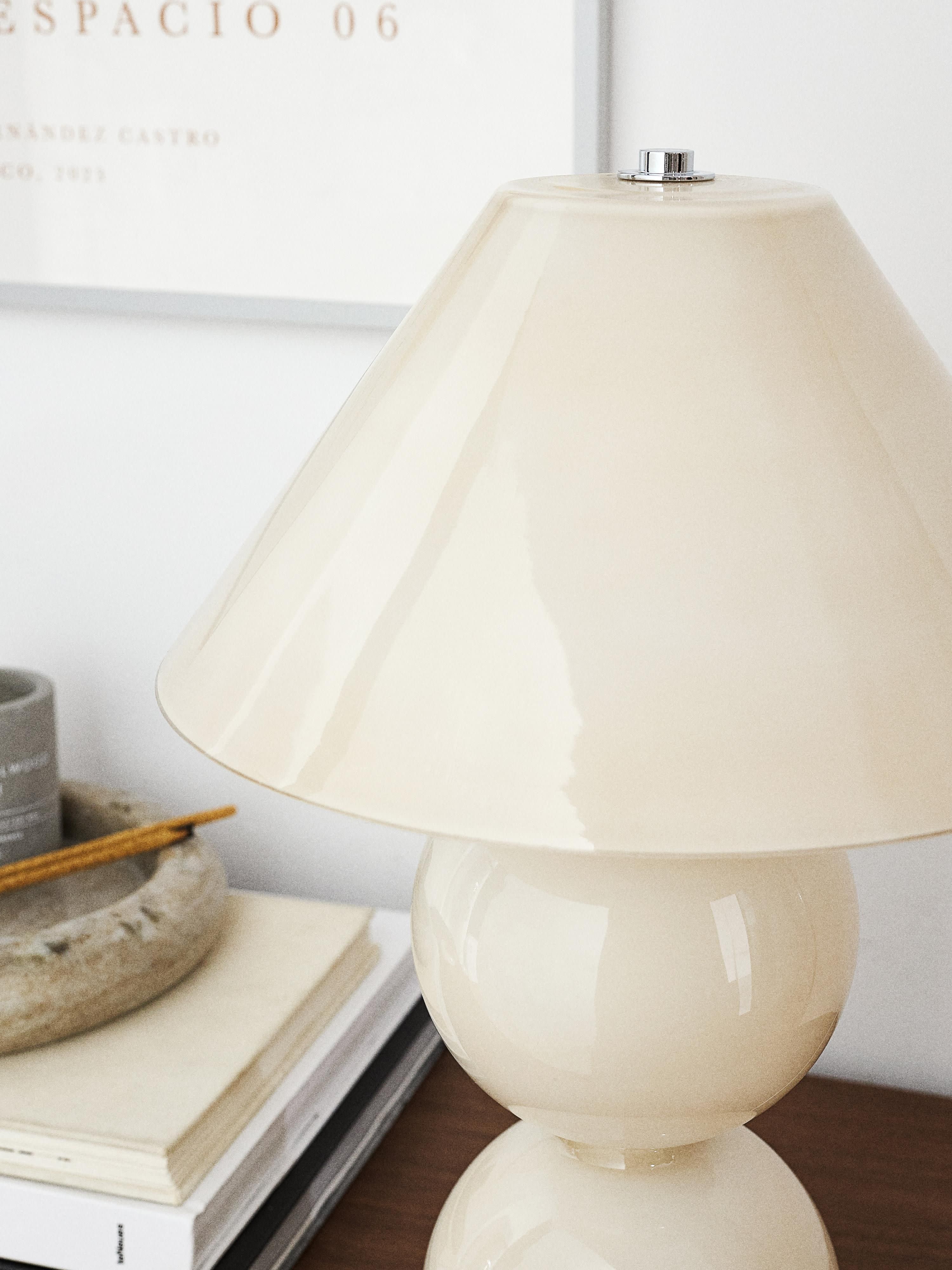 Lampe à poser ajustable en verre Volund - Beige, haute brillance