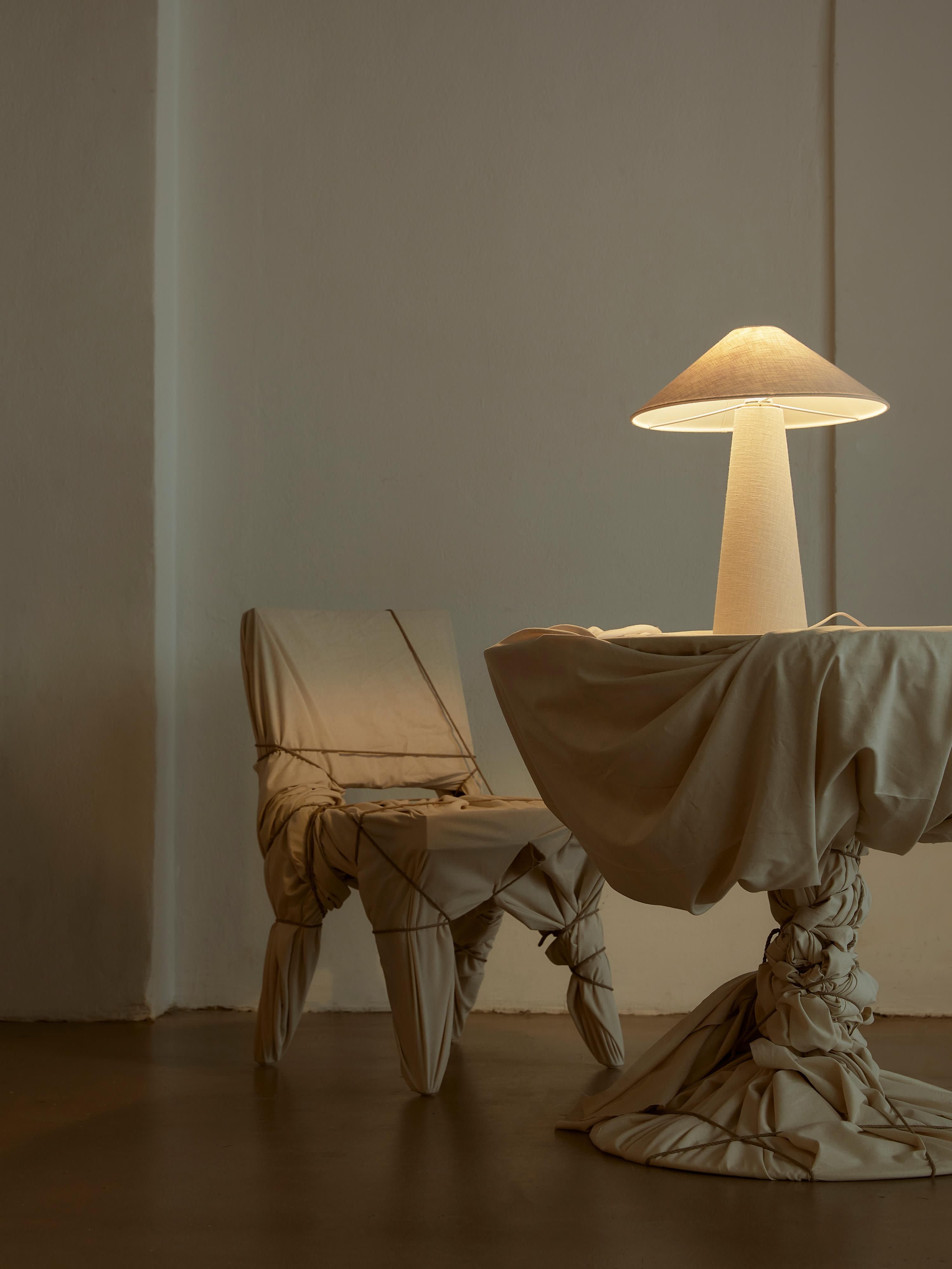Grande lampe à poser en lin Mico - Blanc cassé