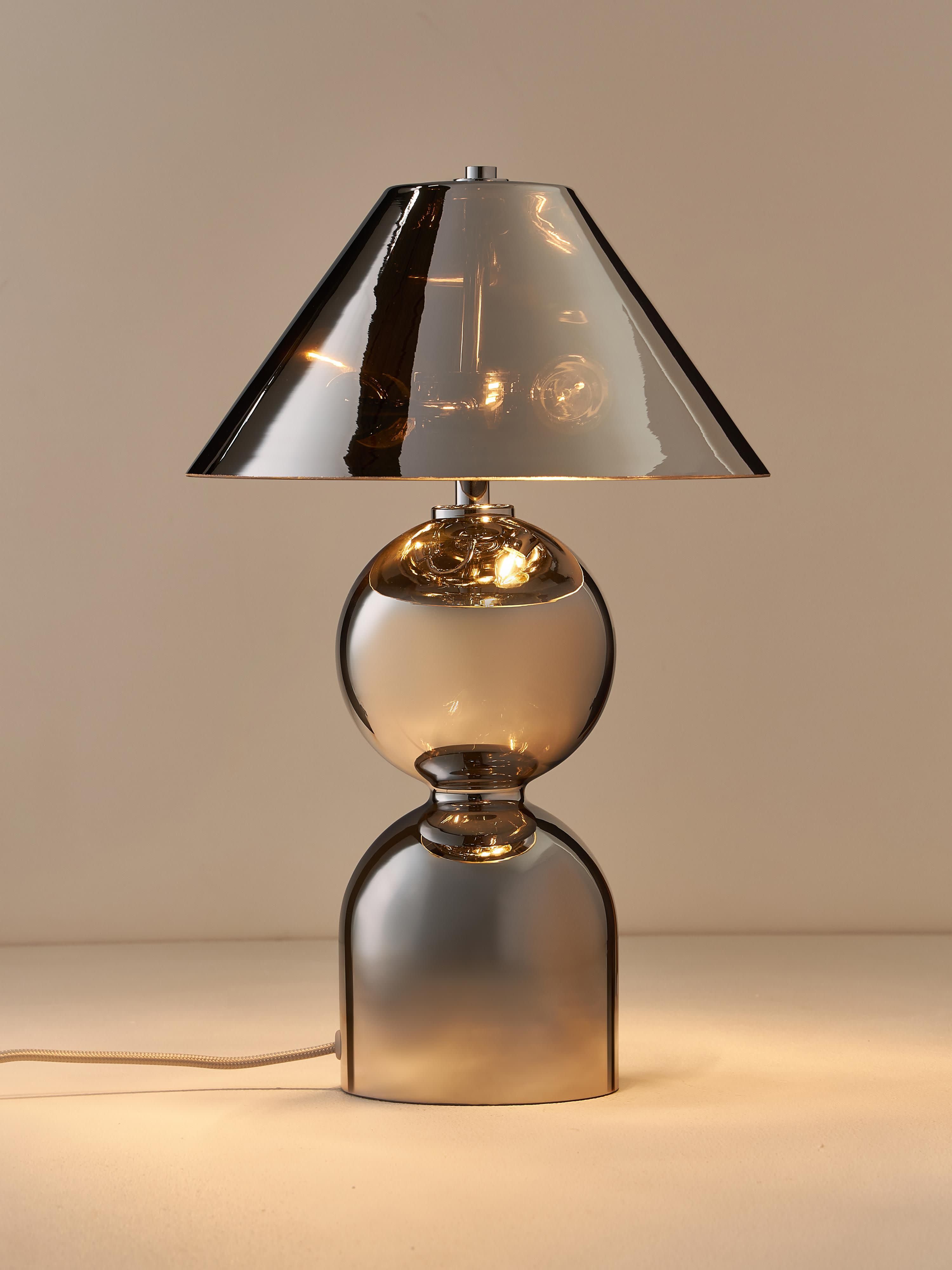 Lampe à poser ajustable en verre réfléchissant Volund - Gris chrome, surface réfléchissante