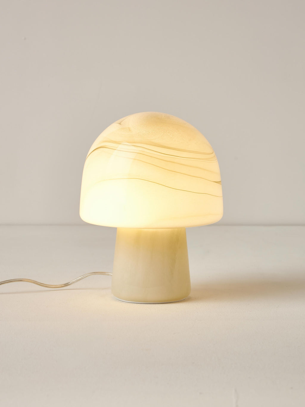 Petite lampe à poser aspect marbre Ean - Vert olive look marbre