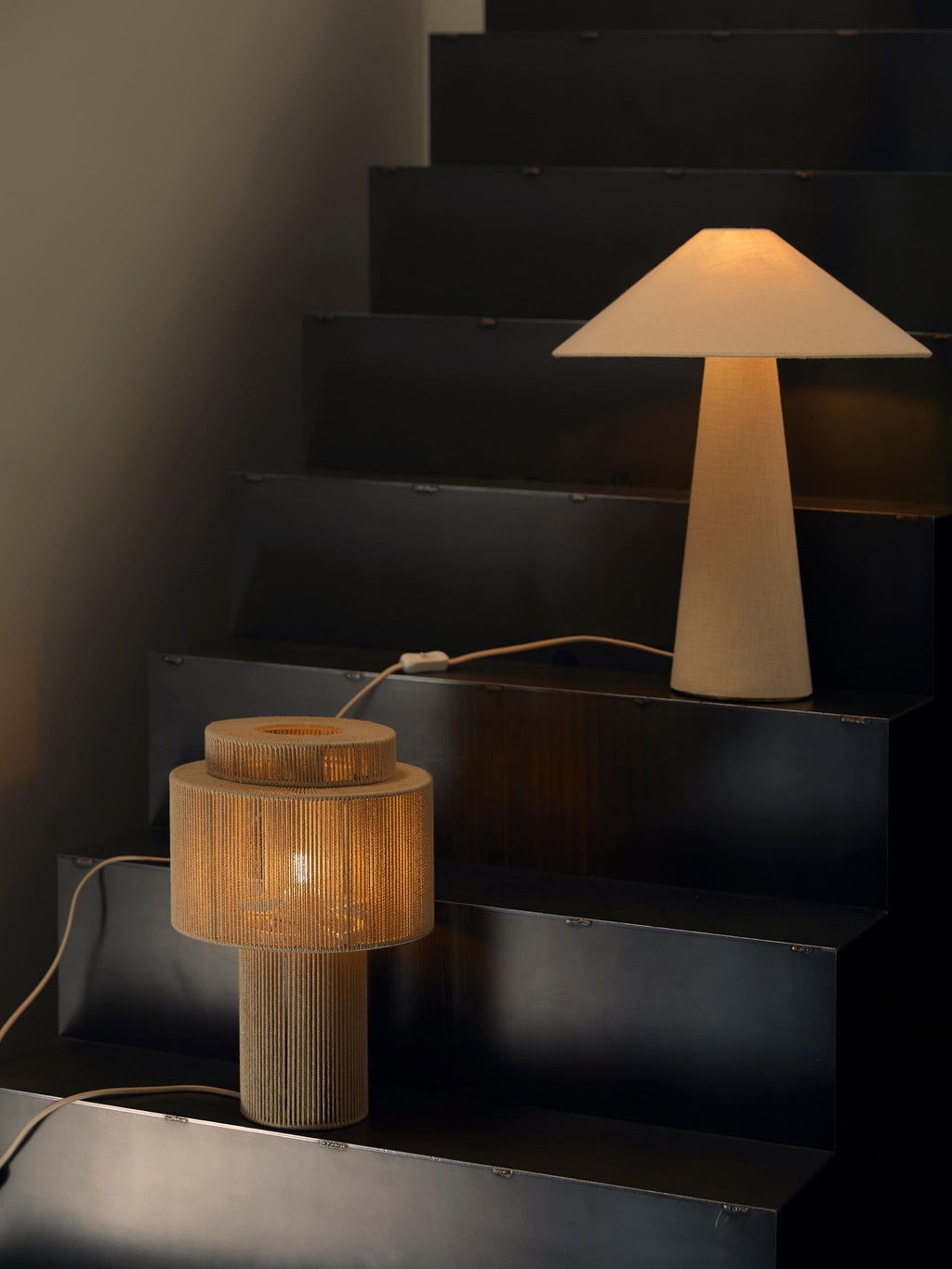 Lampe à poser en fils de lin Matias - Beige