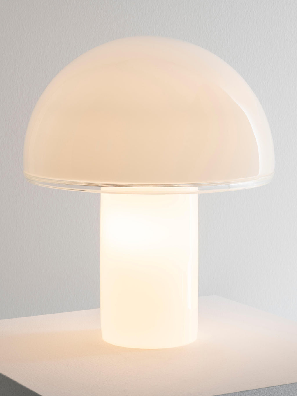 Lampe à poser soufflée bouche Tyko, tailles variées - Blanc