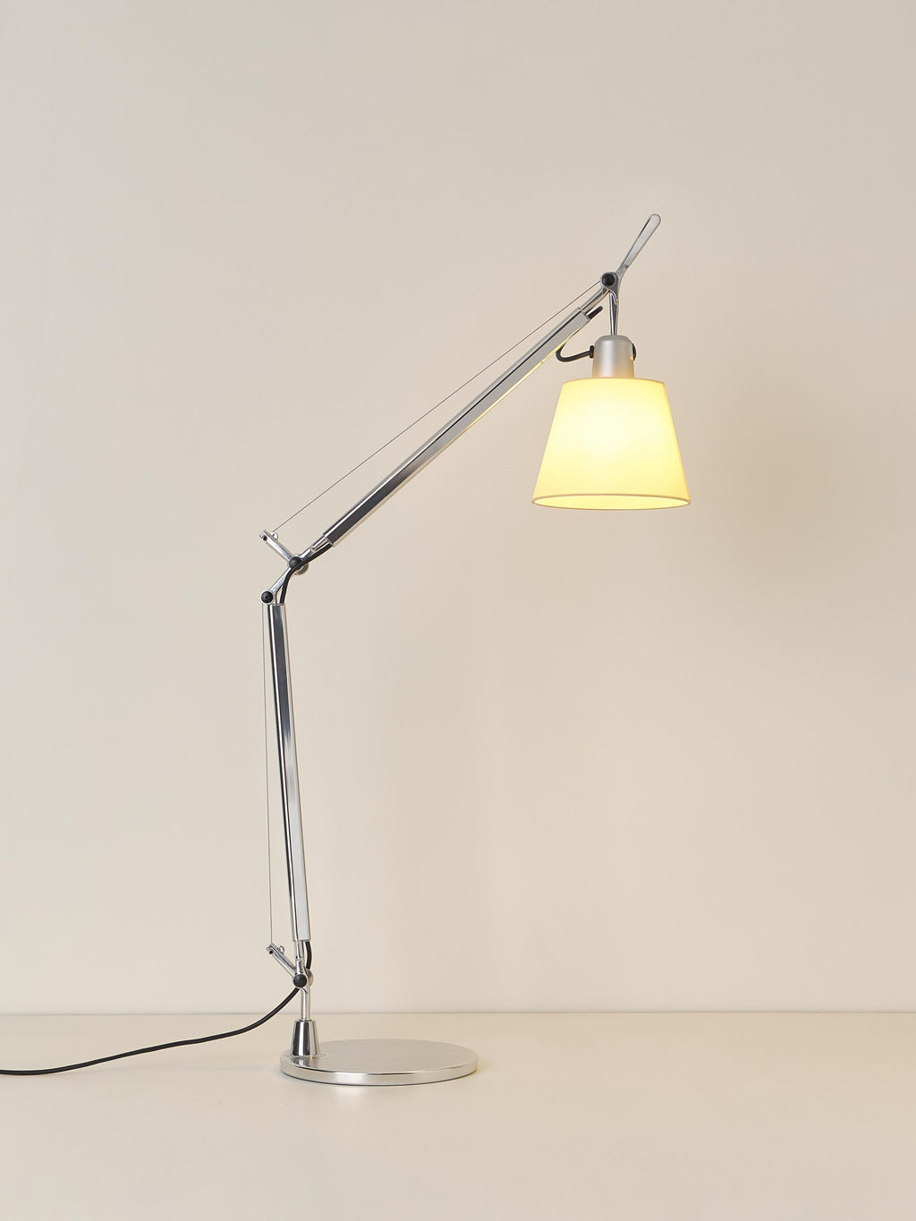 Grande lampe de bureau orientable Ewing - Argenté, blanc cassé