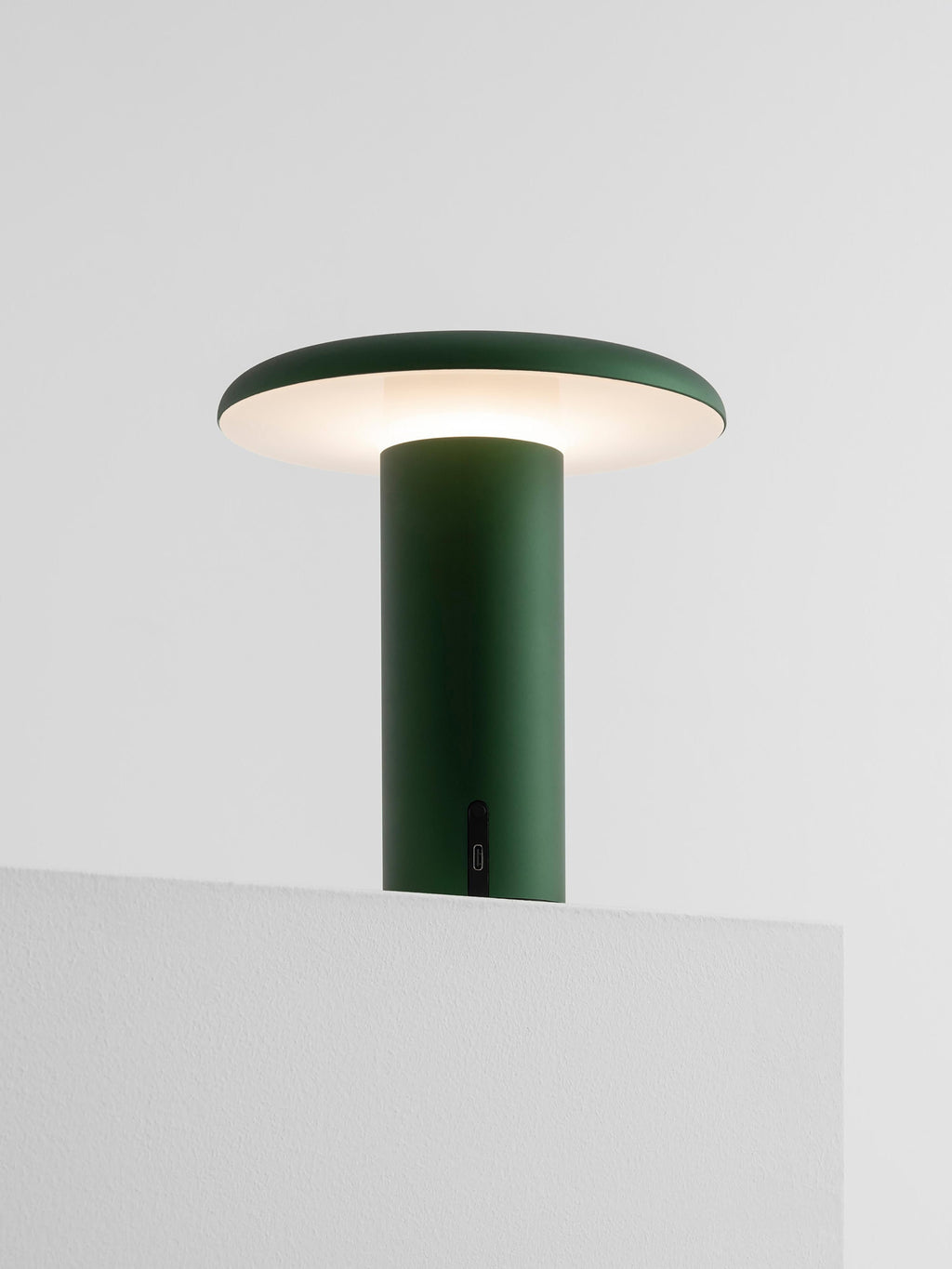 Petite lampe à poser LED mobile Jagger, intensité ajustable - Vert foncé