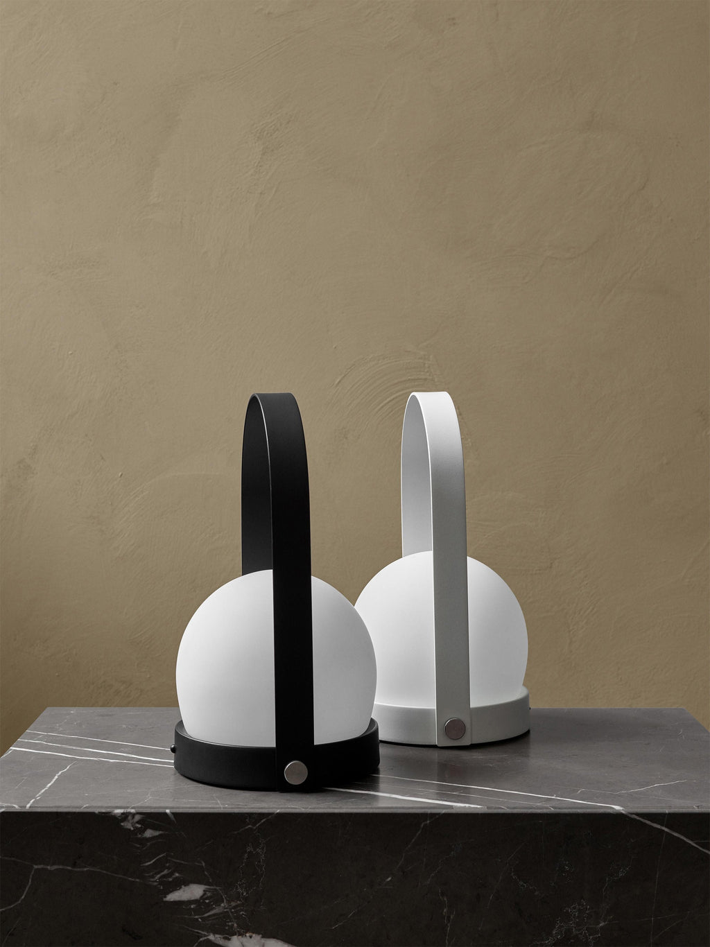 Petite lampe à poser mobile Truels, intensité ajustable - Blanc, noir