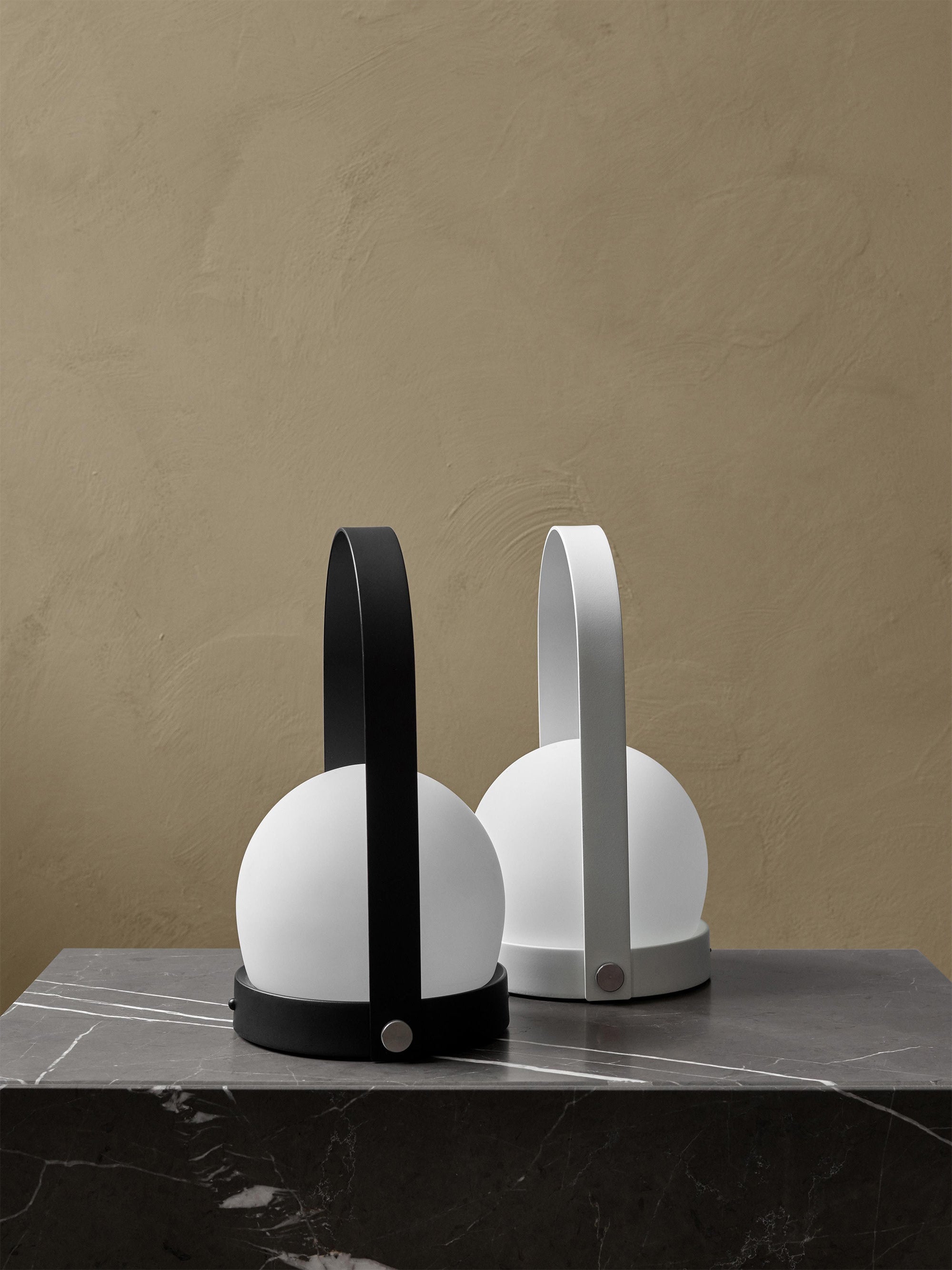 Petite lampe à poser mobile Truels, intensité ajustable - Blanc, noir