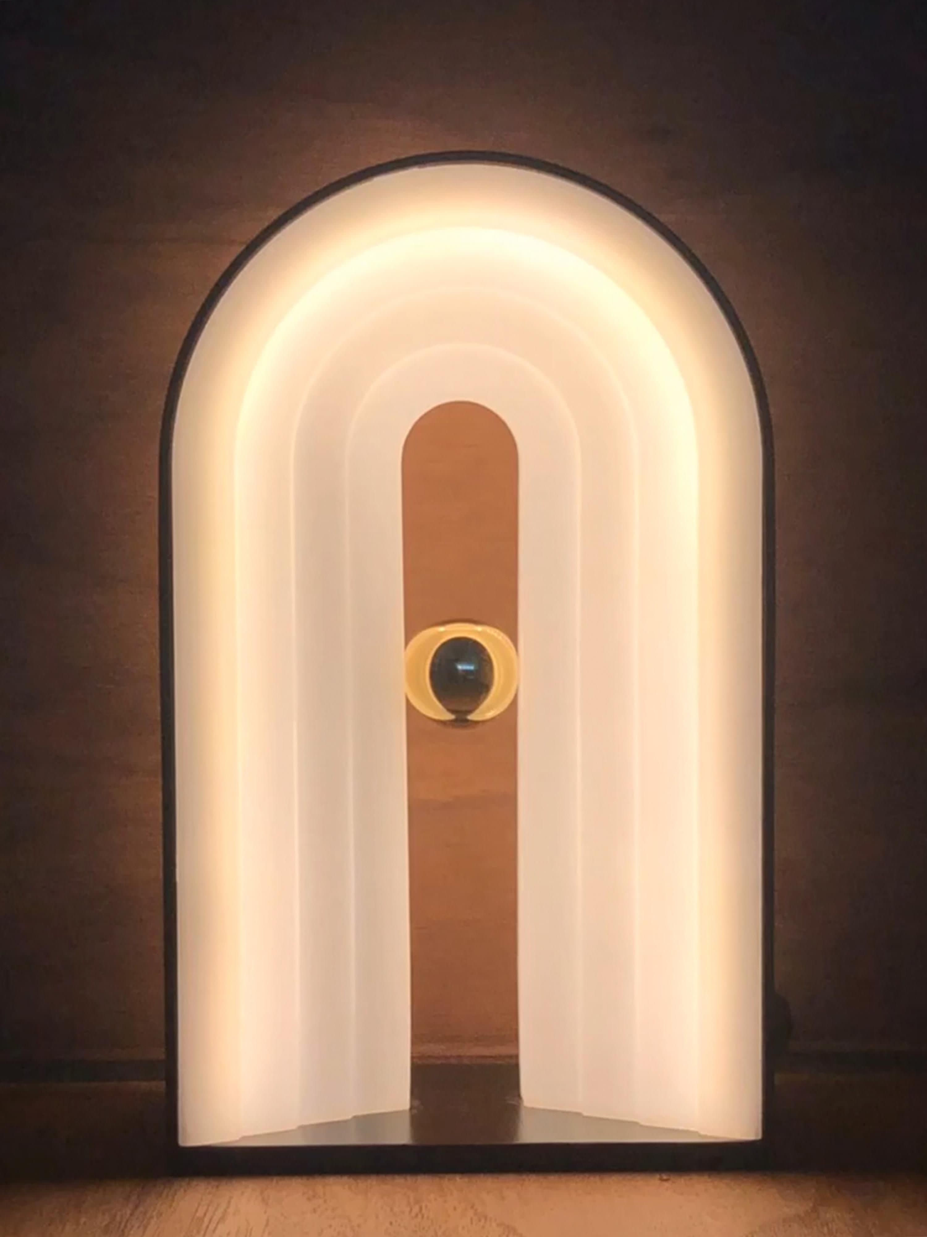 Lampe à poser LED avec disque tamiseur Winslow, intensité ajustable - Noir, blanc, doré