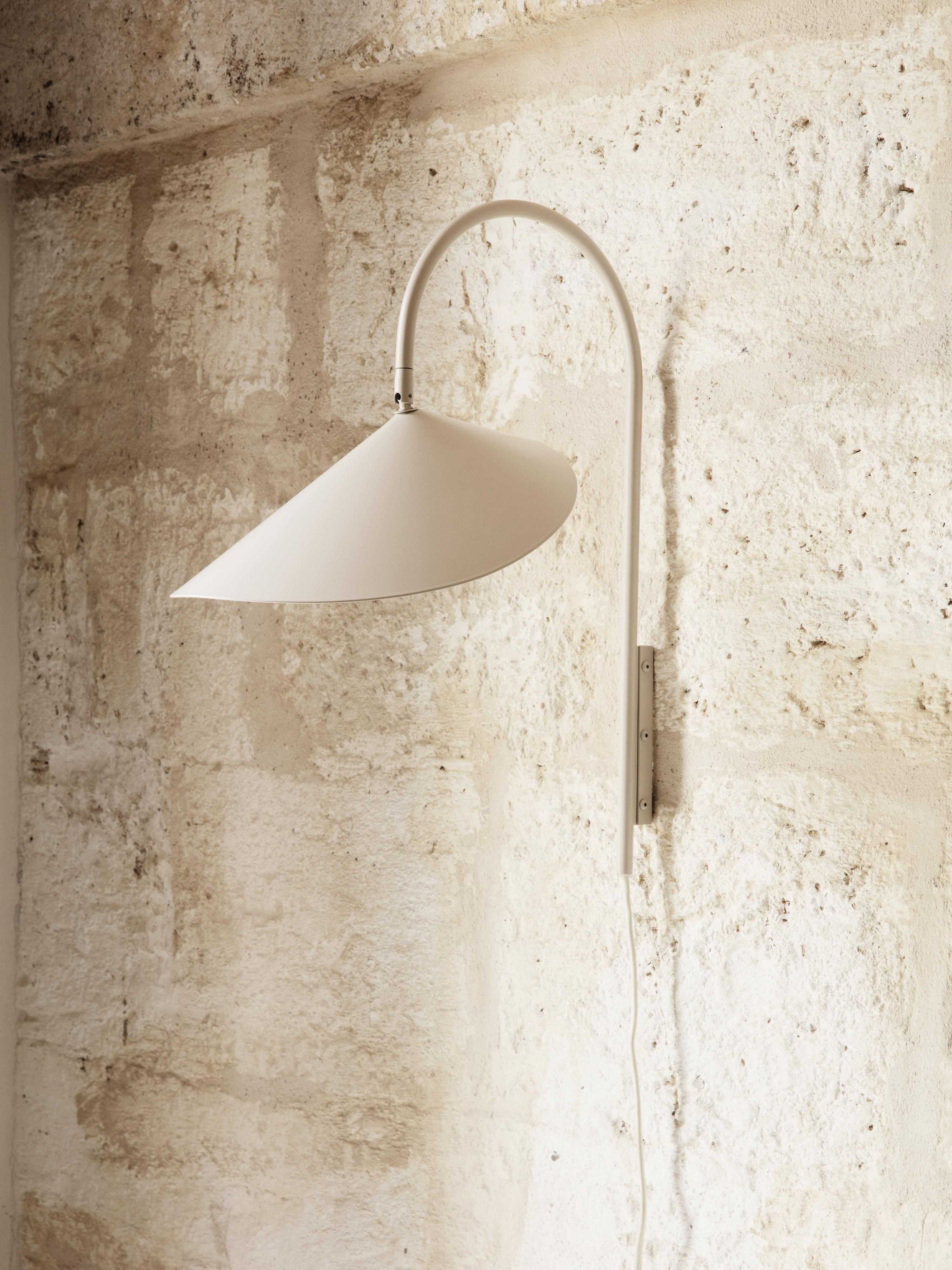 Grande applique murale avec prise secteur Ewan, orientable - Beige clair