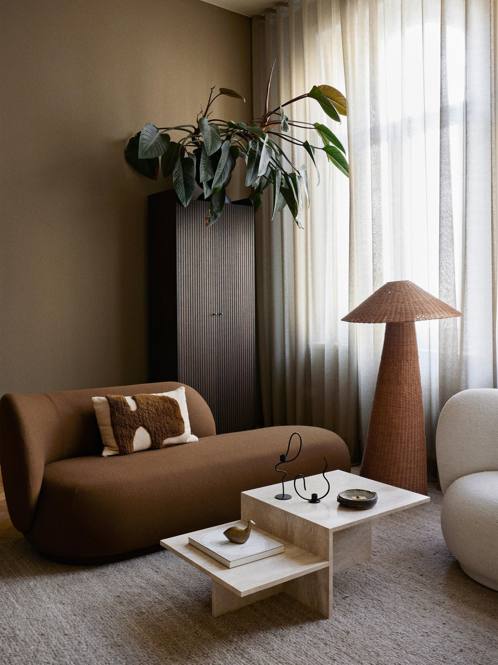 Petit lampadaire en rotin fait main Ludo - Brun