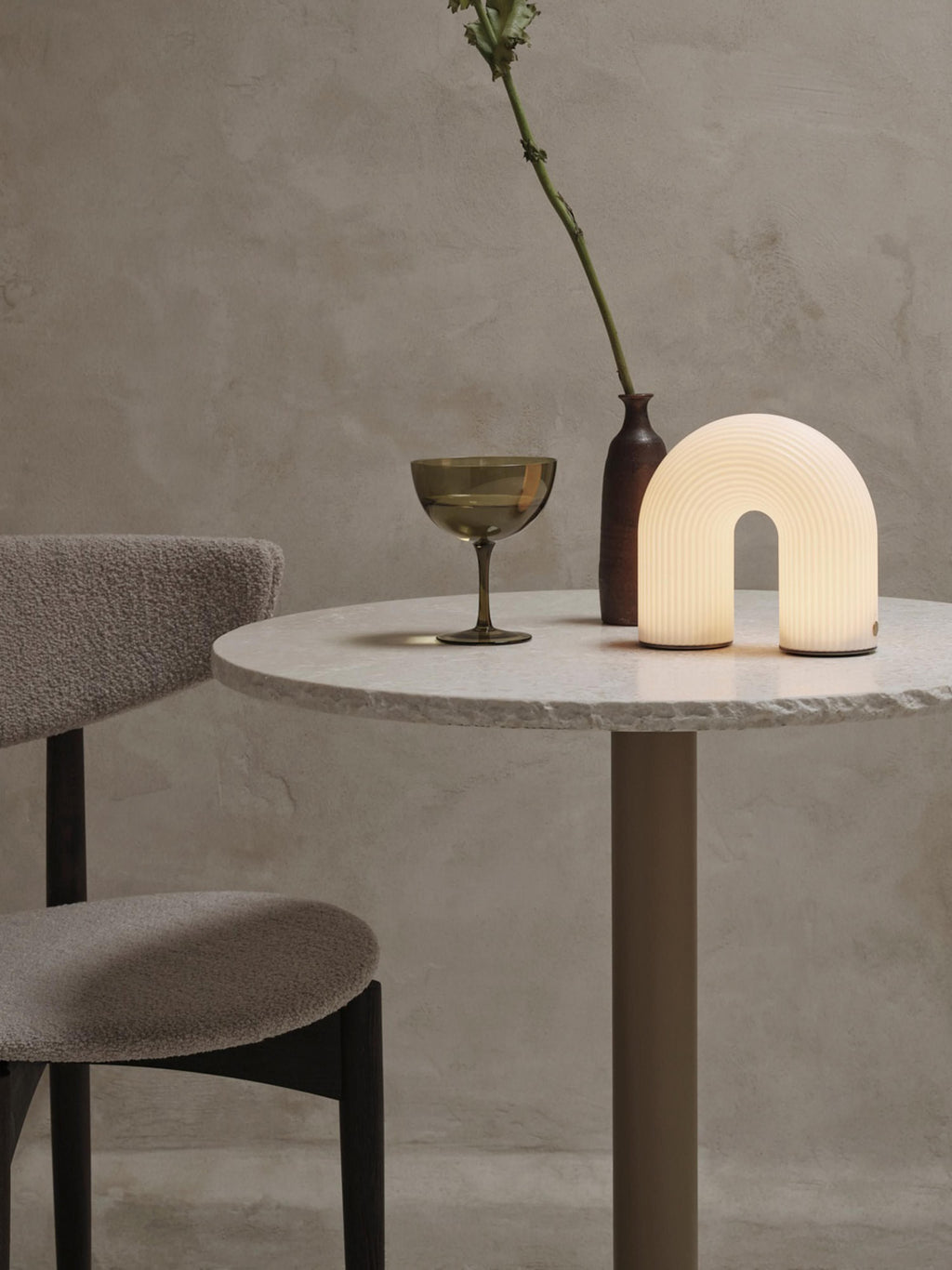 Petite lampe à poser LED mobile Nori, intensité ajustable - Blanc