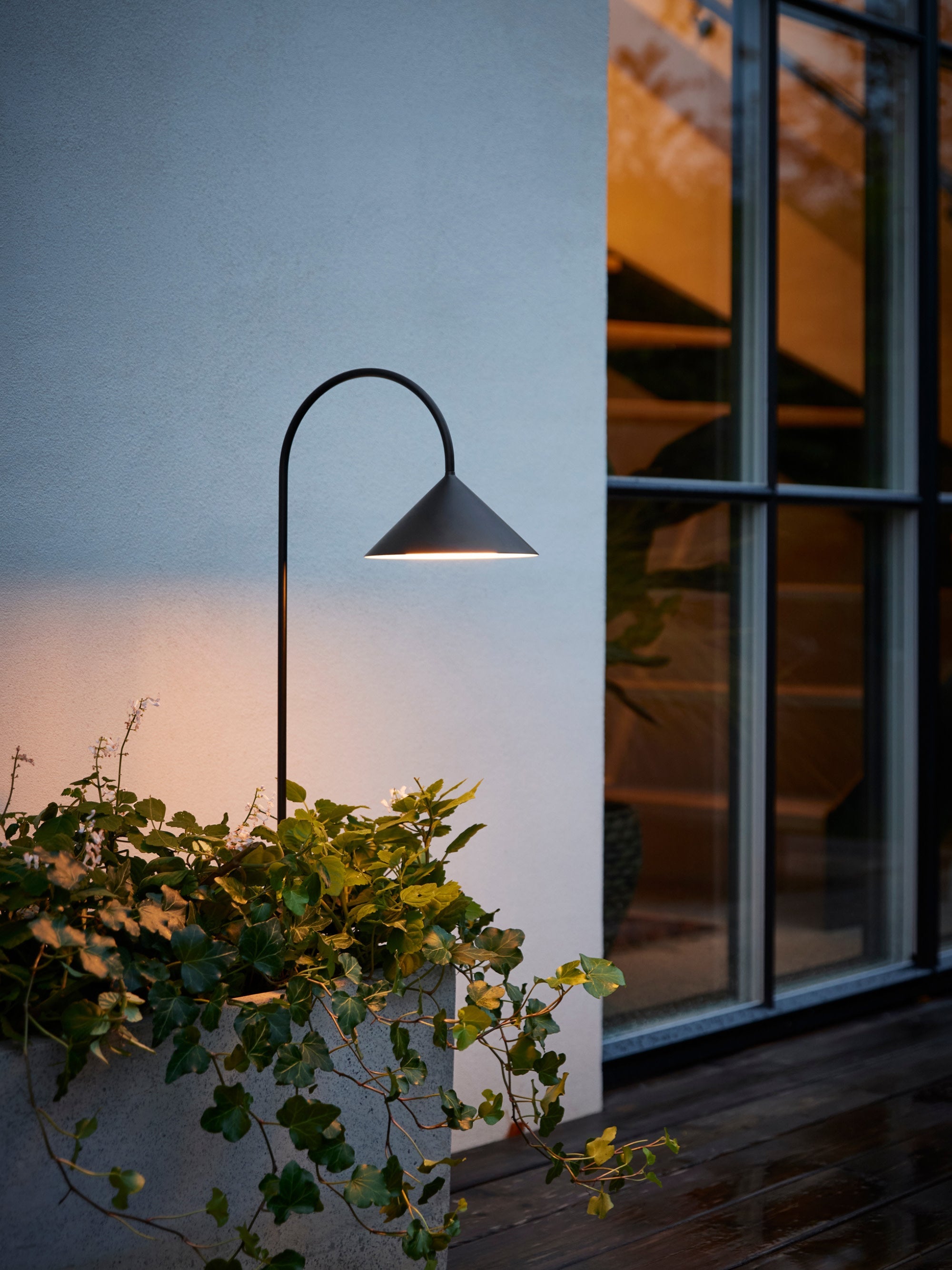 Lampe à piquer LED à intensité variable Pentti - Noir