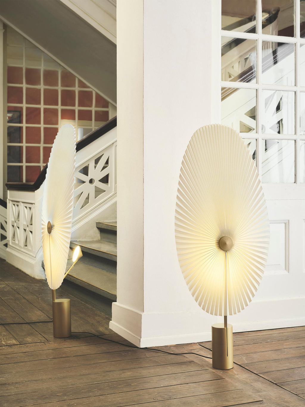 Petit lampadaire LED Tobin, intensité ajustable - Blanc, doré