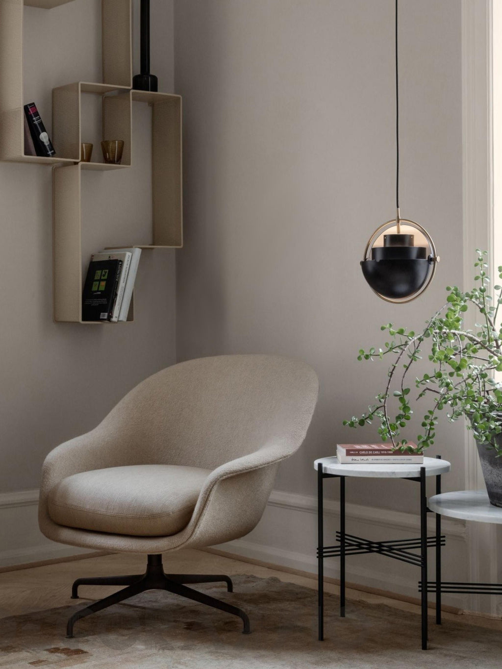 Suspension orientable Egil - Noir mat, doré haute brillance