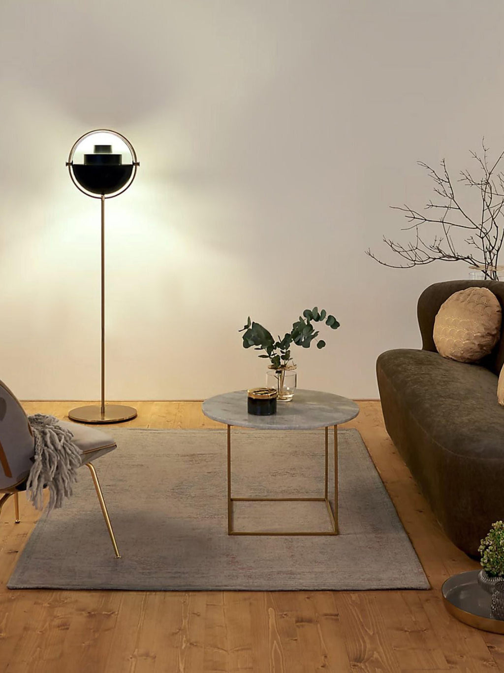 Lampadaire orientable Egil - Noir mat, doré haute brillance