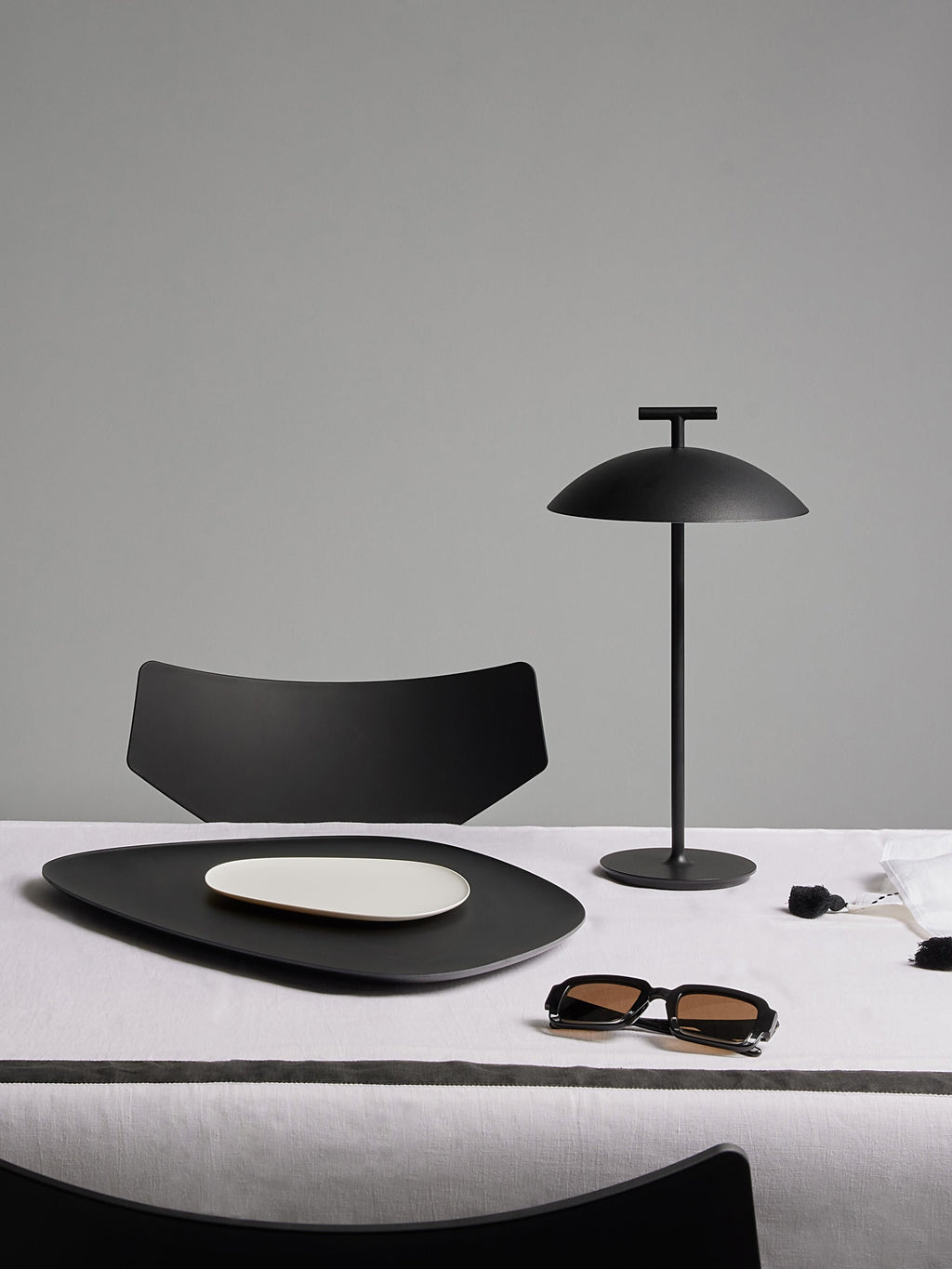 Lampe à poser LED mobile intérieure/extérieure Mini Osmund, intensité ajustable - Noir