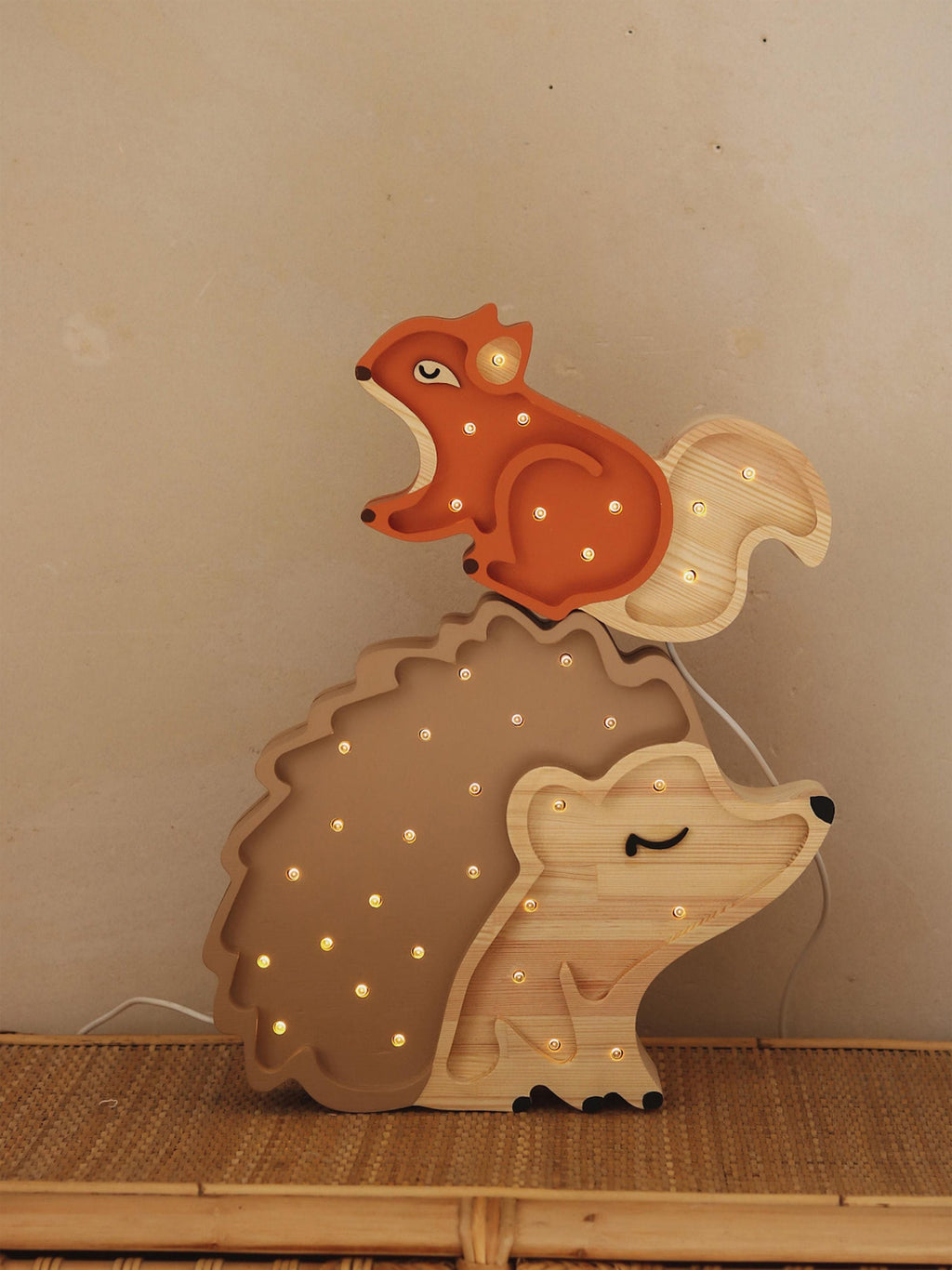 Veilleuse LED avec minuterie et télécommande Arngeir, intensité ajustable - Beige, bois de pin, noir