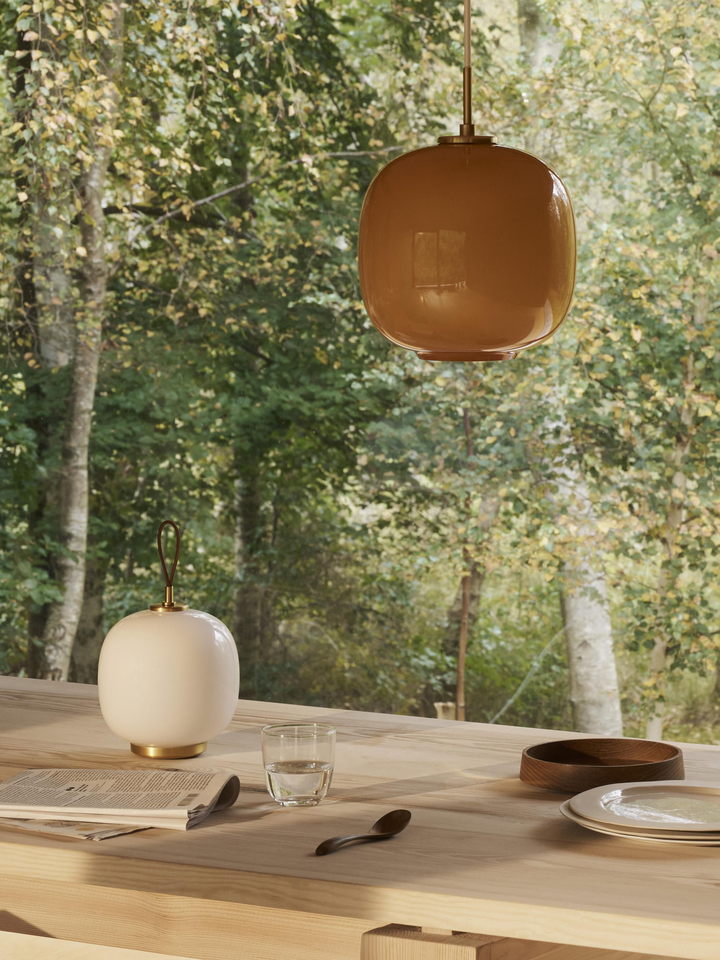 Lampe d'extérieur mobile LED Okke, intensité ajustable - Rose pâle, laiton