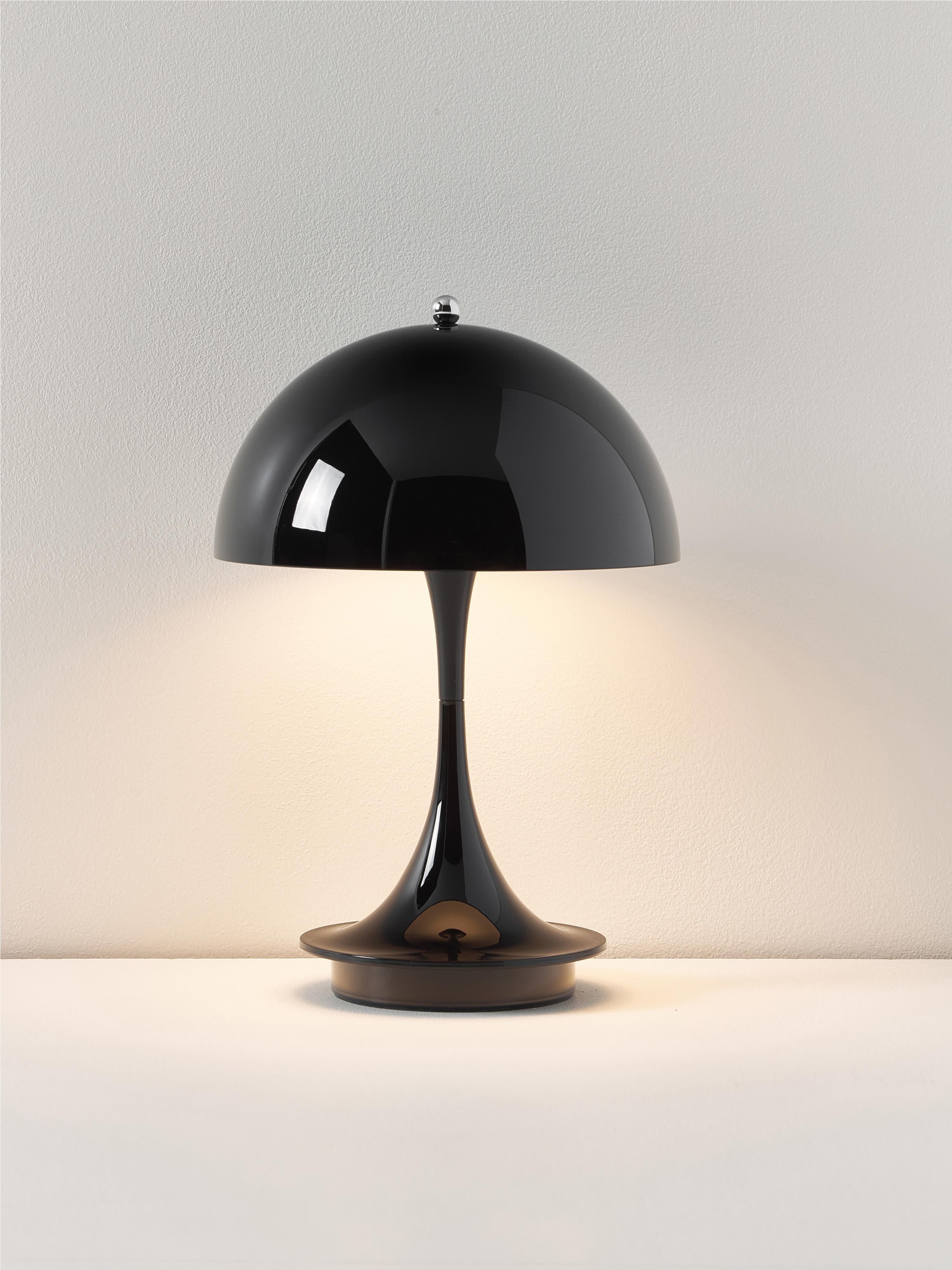 Lampe à poser LED portable à intensité variable Reiulf, design Verner Panton - Plastique noir