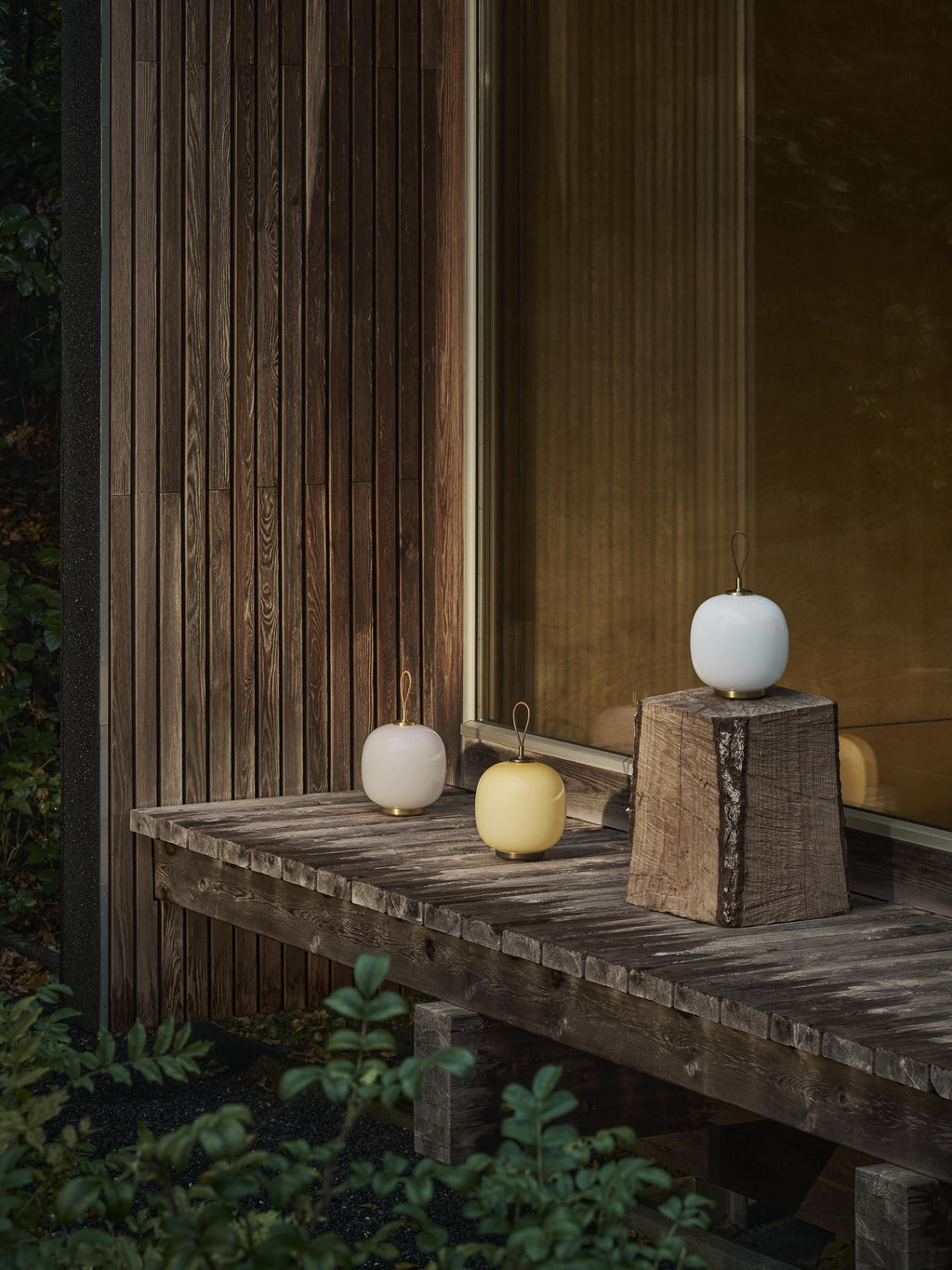 Lampe d'extérieur mobile LED Okke, intensité ajustable - Blanc, laiton