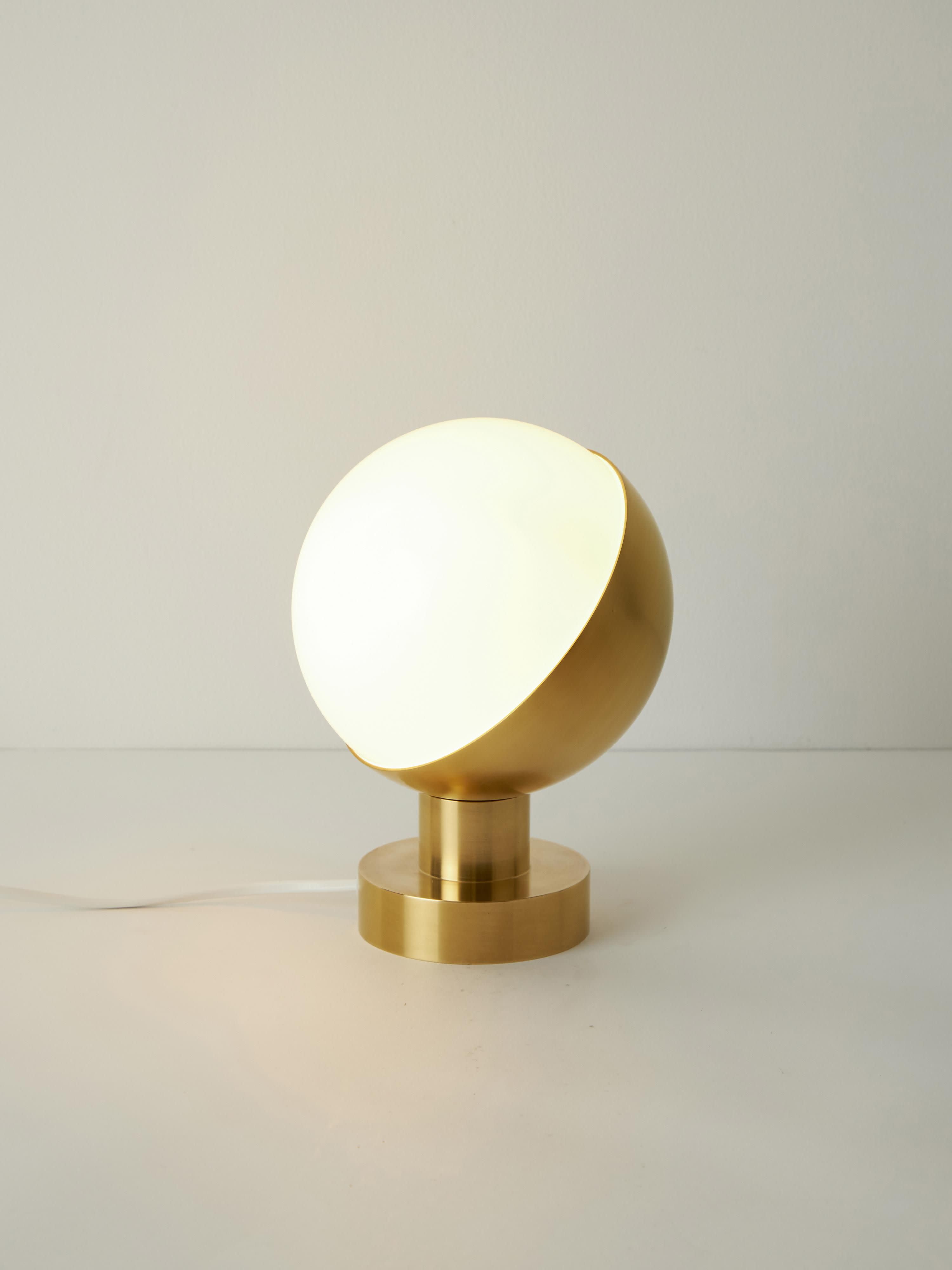 Applique murale soufflée bouche avec fiche VL Studio - Laiton