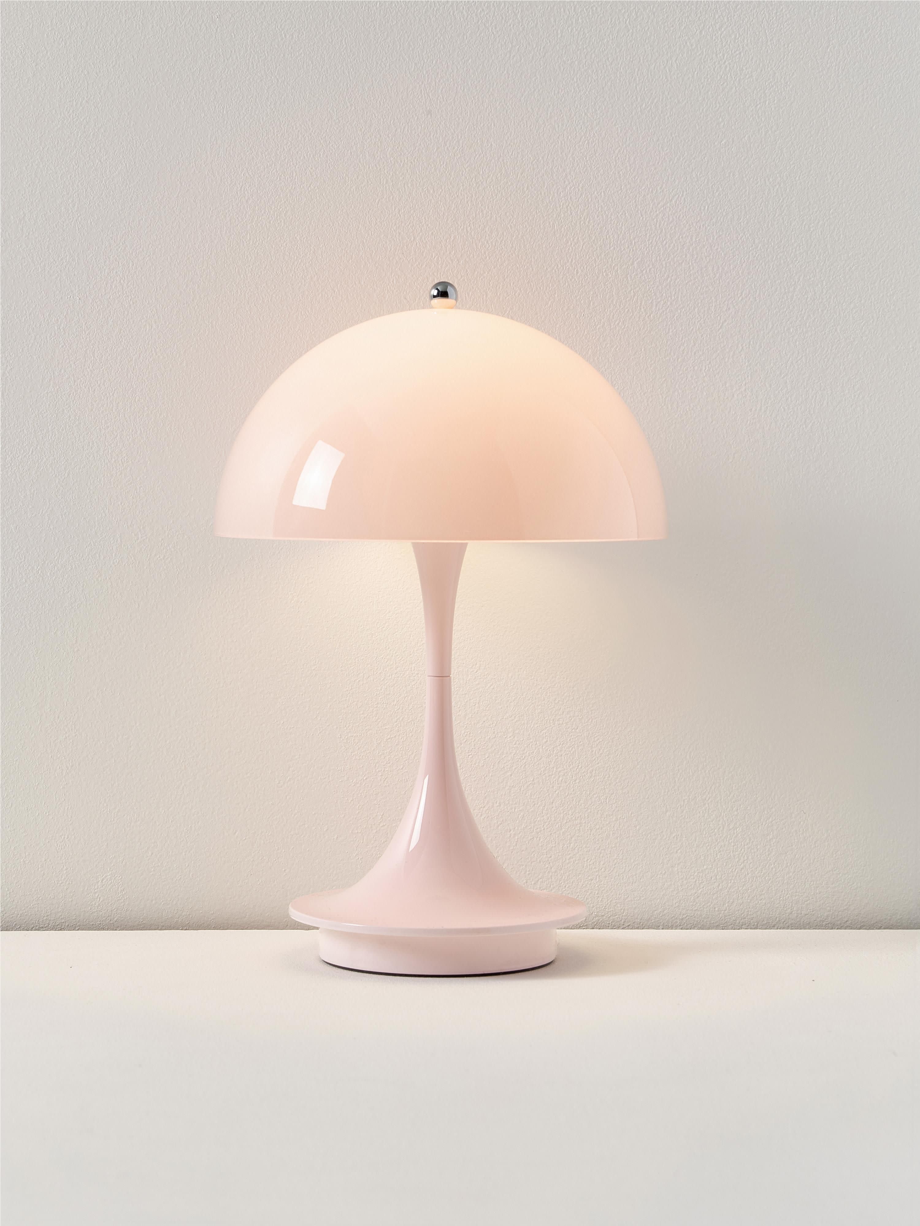 Lampe à poser LED portable à intensité variable Reiulf, design Verner Panton - Rose pâle