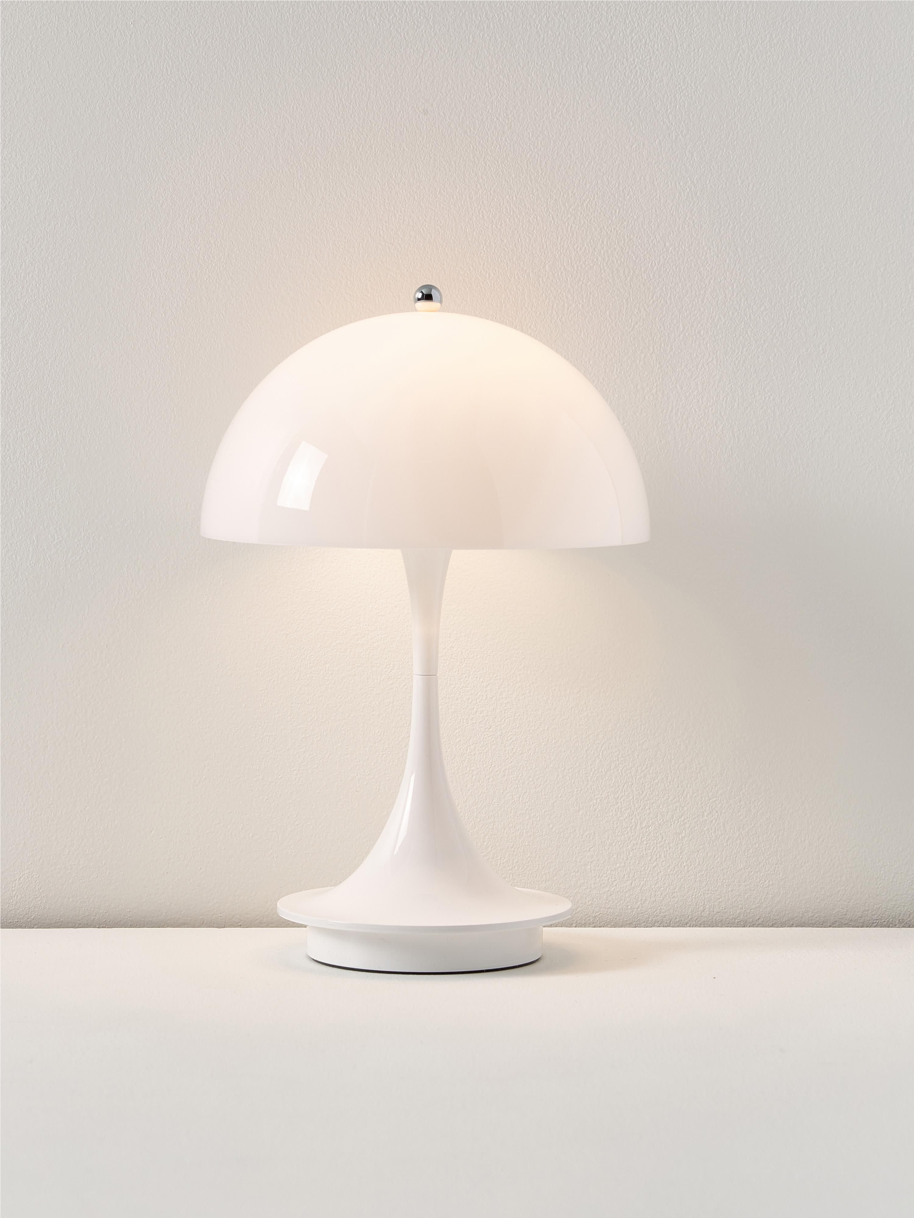 Lampe à poser LED portable à intensité variable Reiulf, design Verner Panton - Blanc, plastique