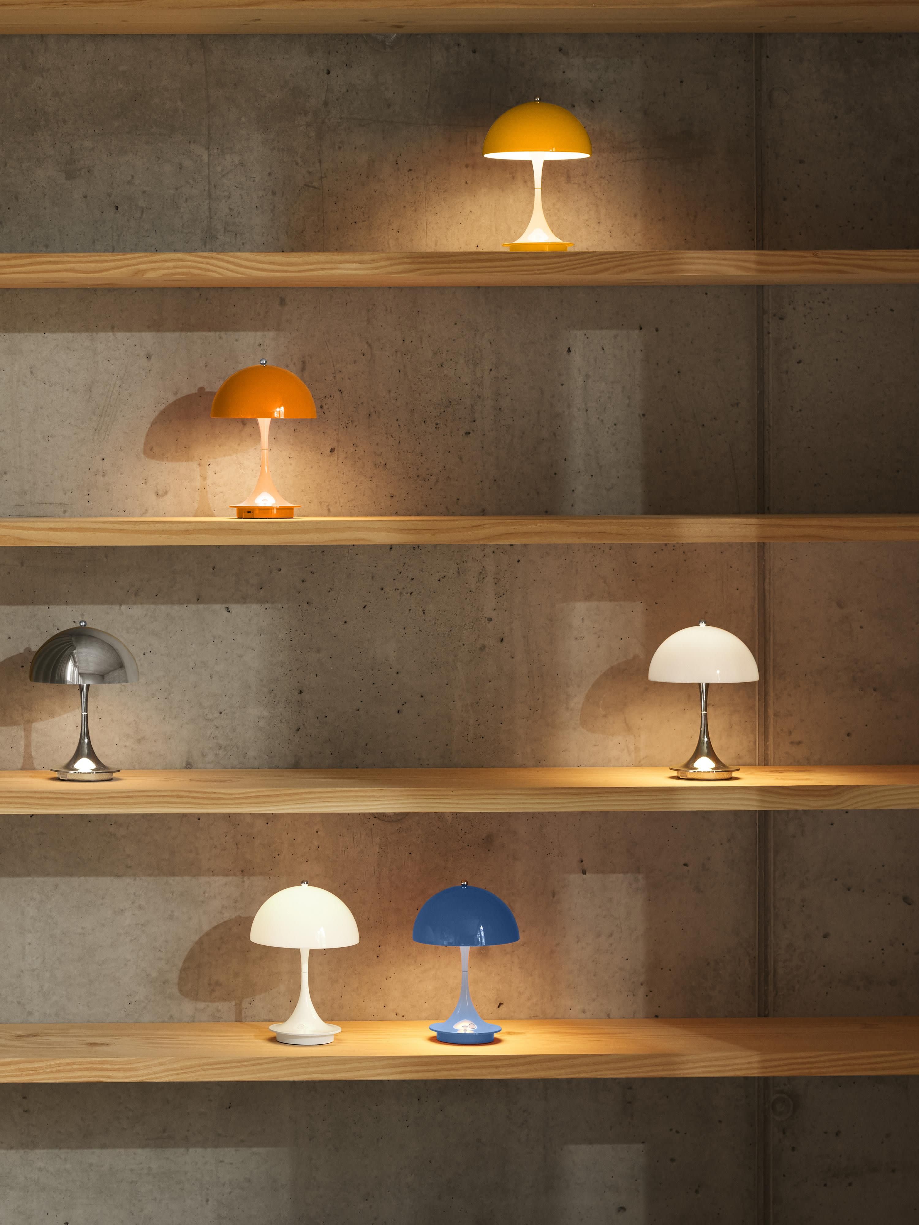 Lampe à poser LED portable à intensité variable Reiulf, design Verner Panton - Beige clair, argenté