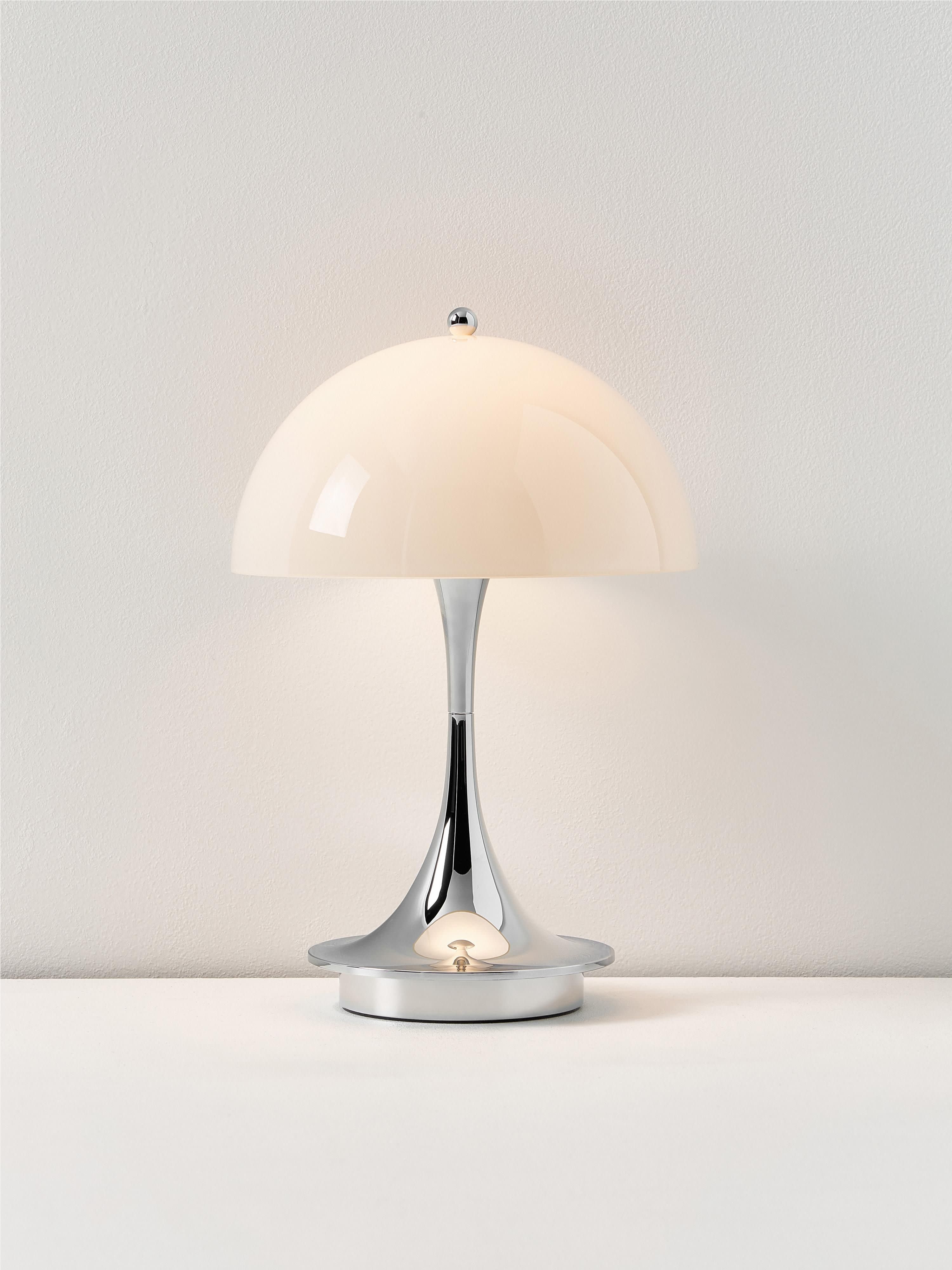 Lampe à poser LED portable à intensité variable Reiulf, design Verner Panton - Beige clair, argenté