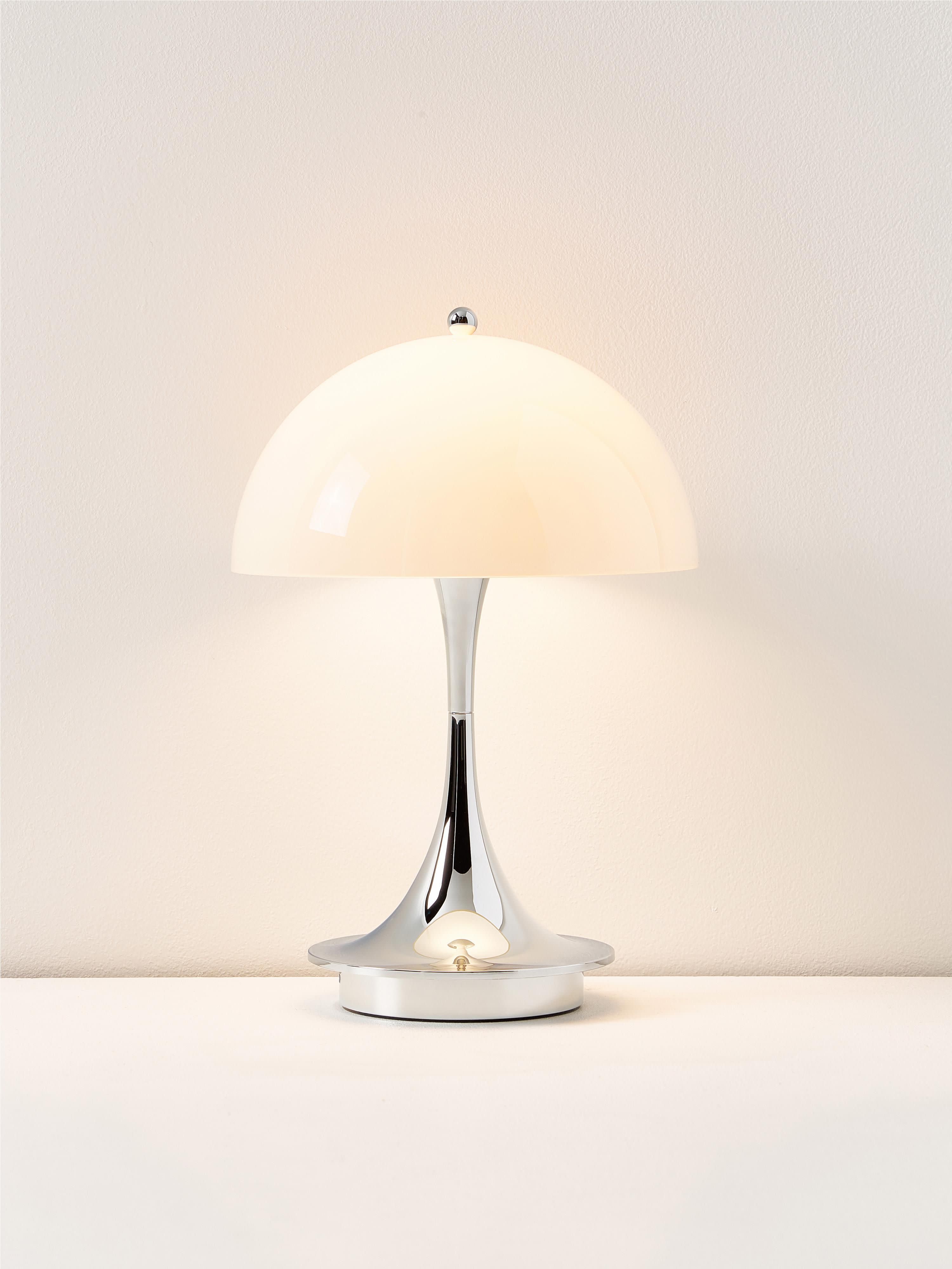 Lampe à poser LED portable à intensité variable Reiulf, design Verner Panton - Beige clair, argenté